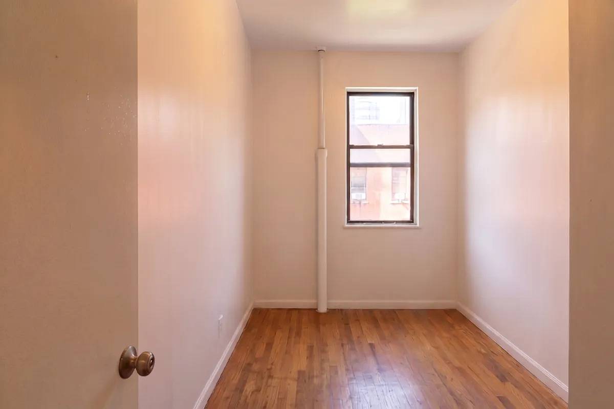 401 W 47th Street 11