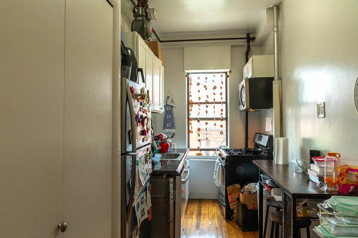 401 W 47th Street 11