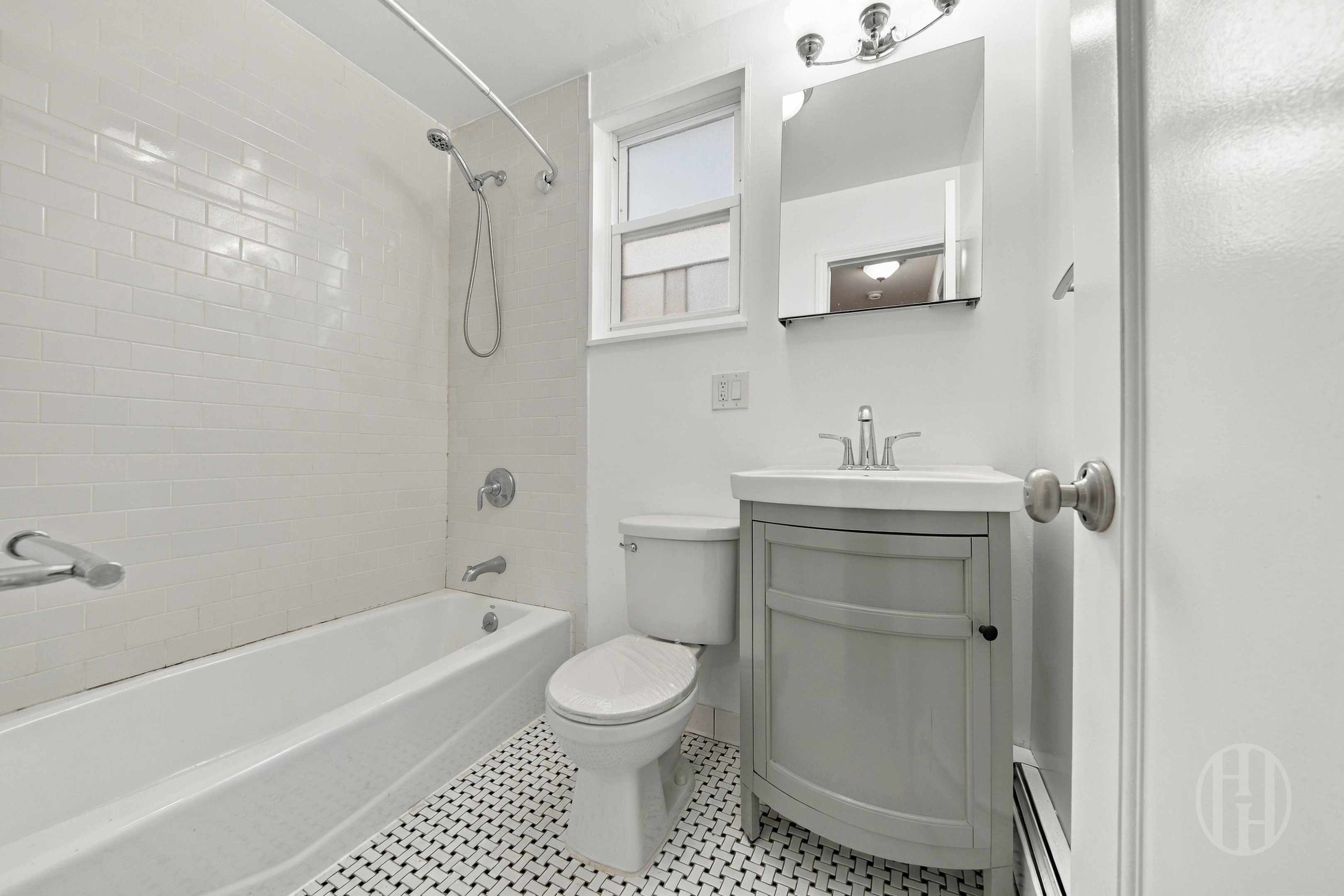 250 16th Street 1A