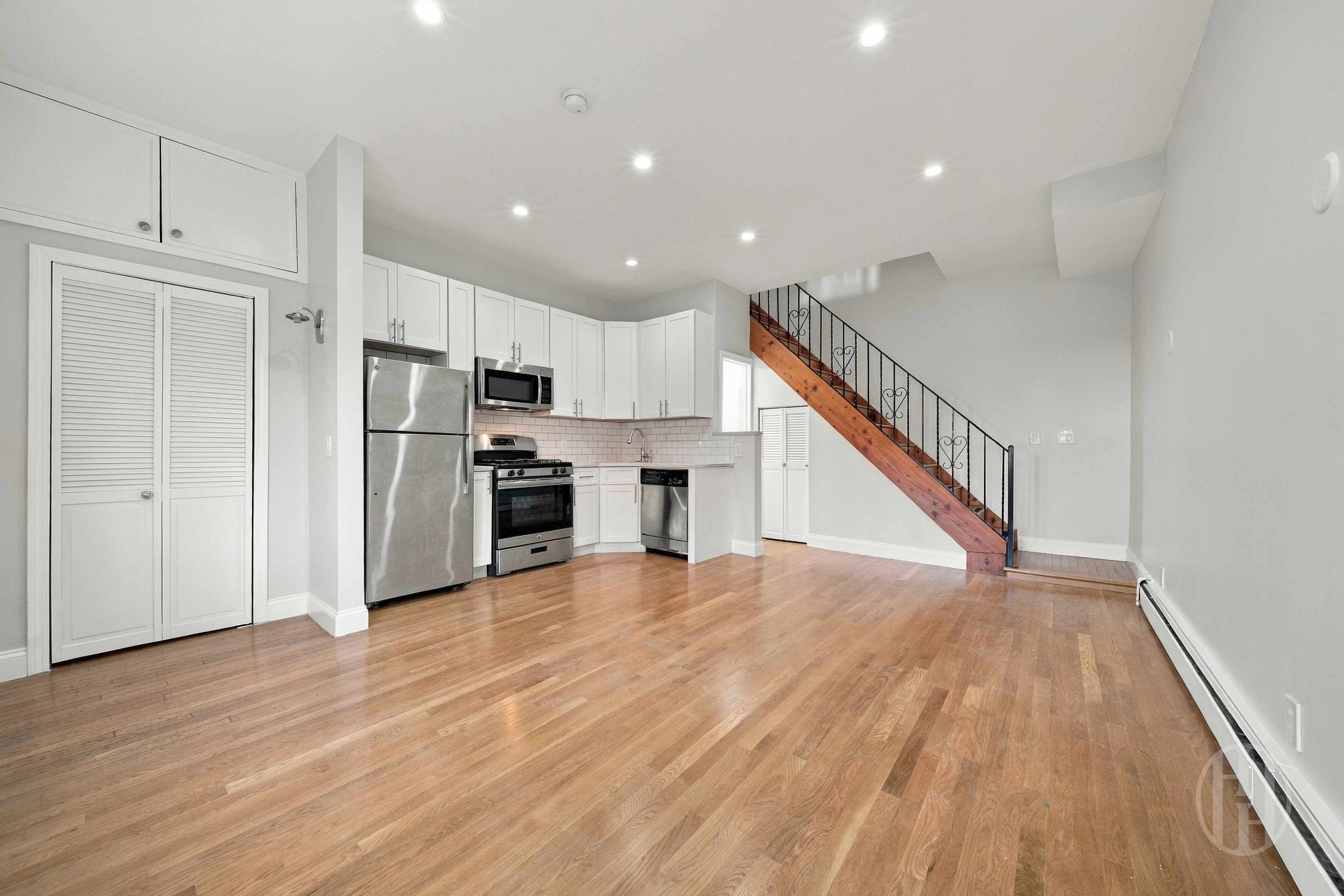 250 16th Street 1A