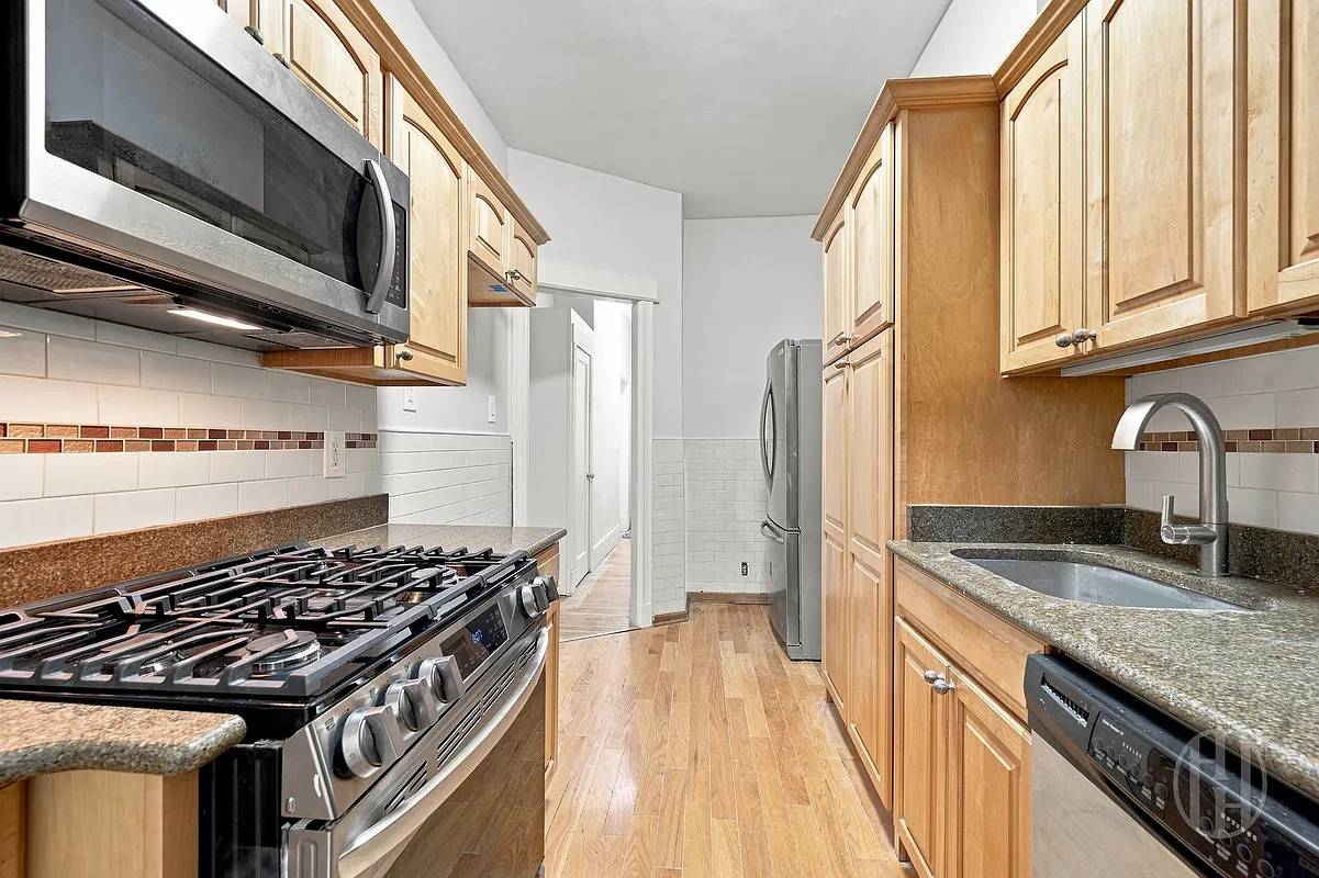 204 E 31st Street AA