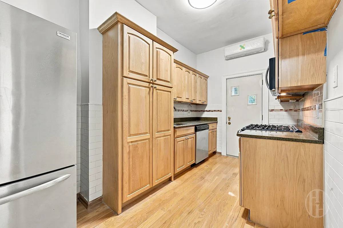 204 E 31st Street AA