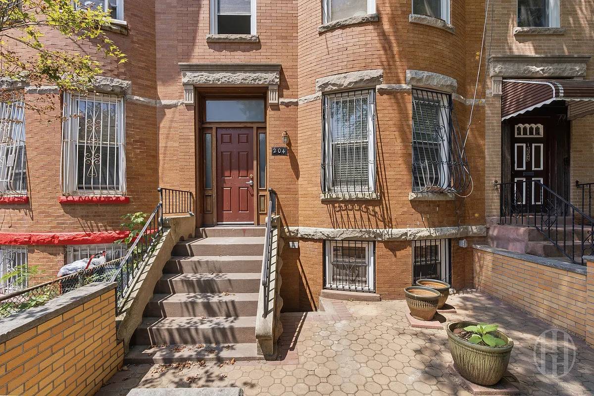 204 E 31st Street AA
