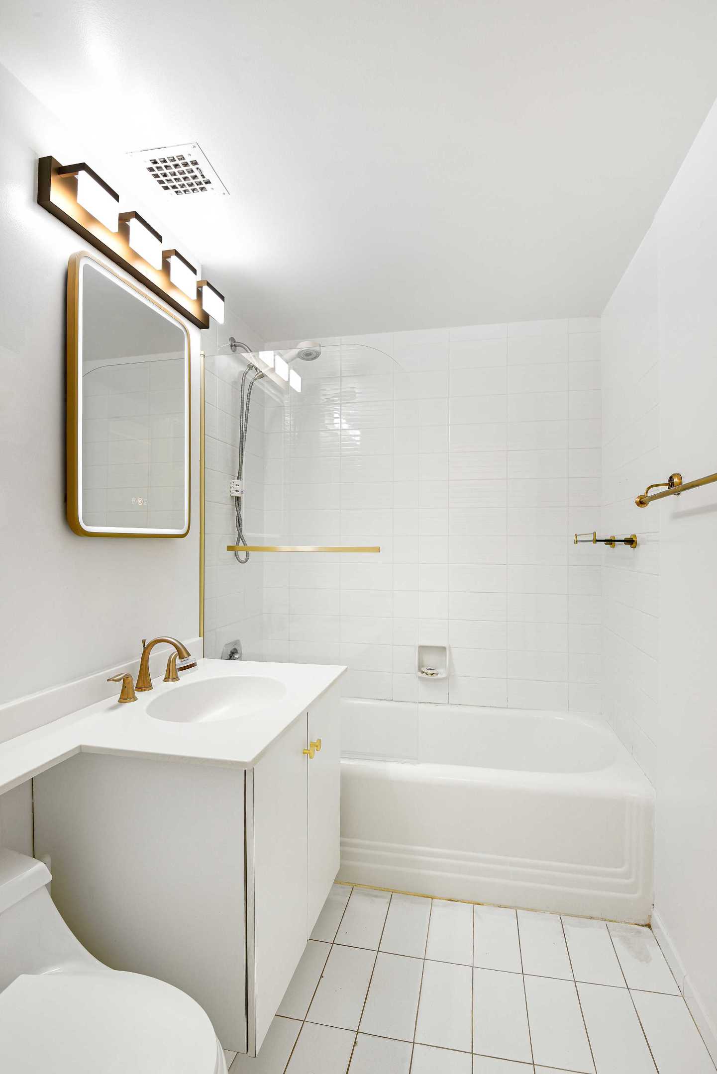 333 W 56th Street 3H