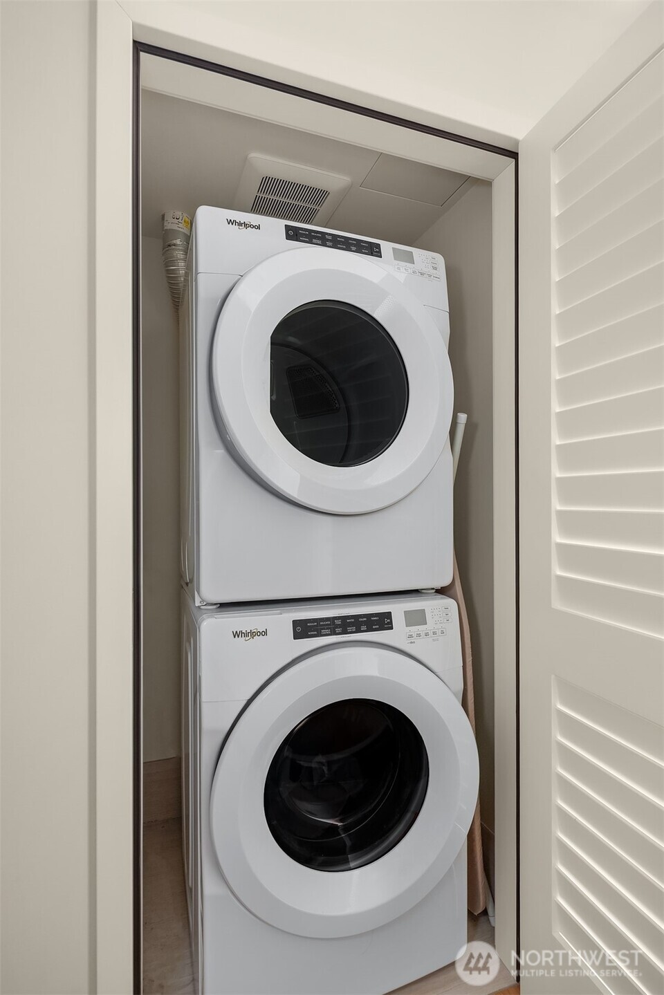 121 Stewart Street Unit: 2008
