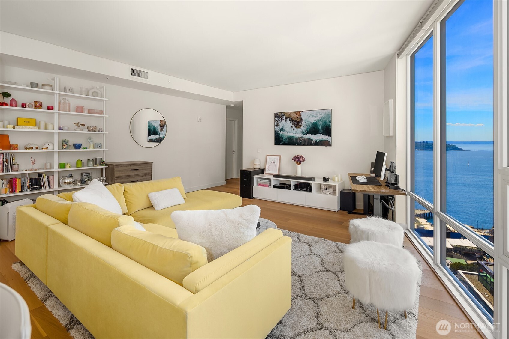 121 Stewart Street Unit: 2008