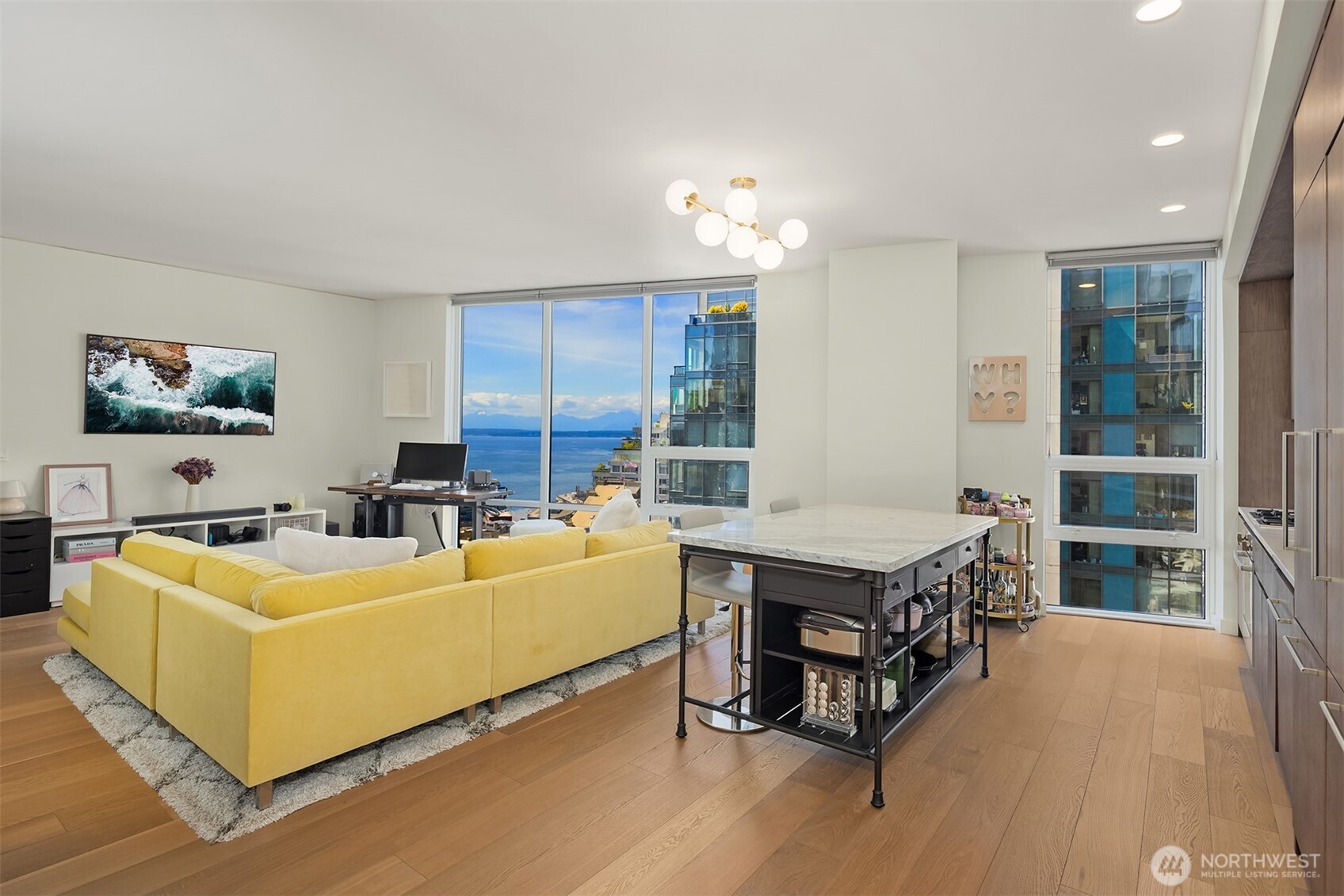 121 Stewart Street Unit: 2008
