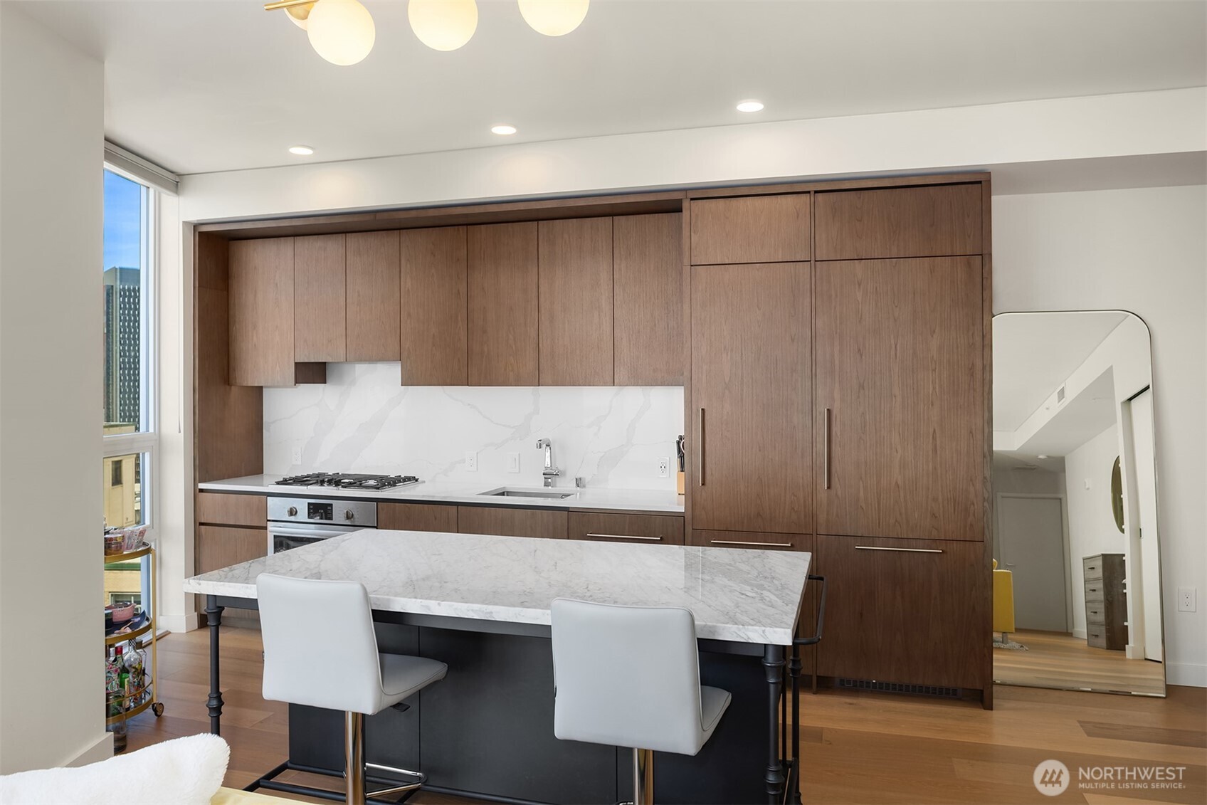 121 Stewart Street Unit: 2008