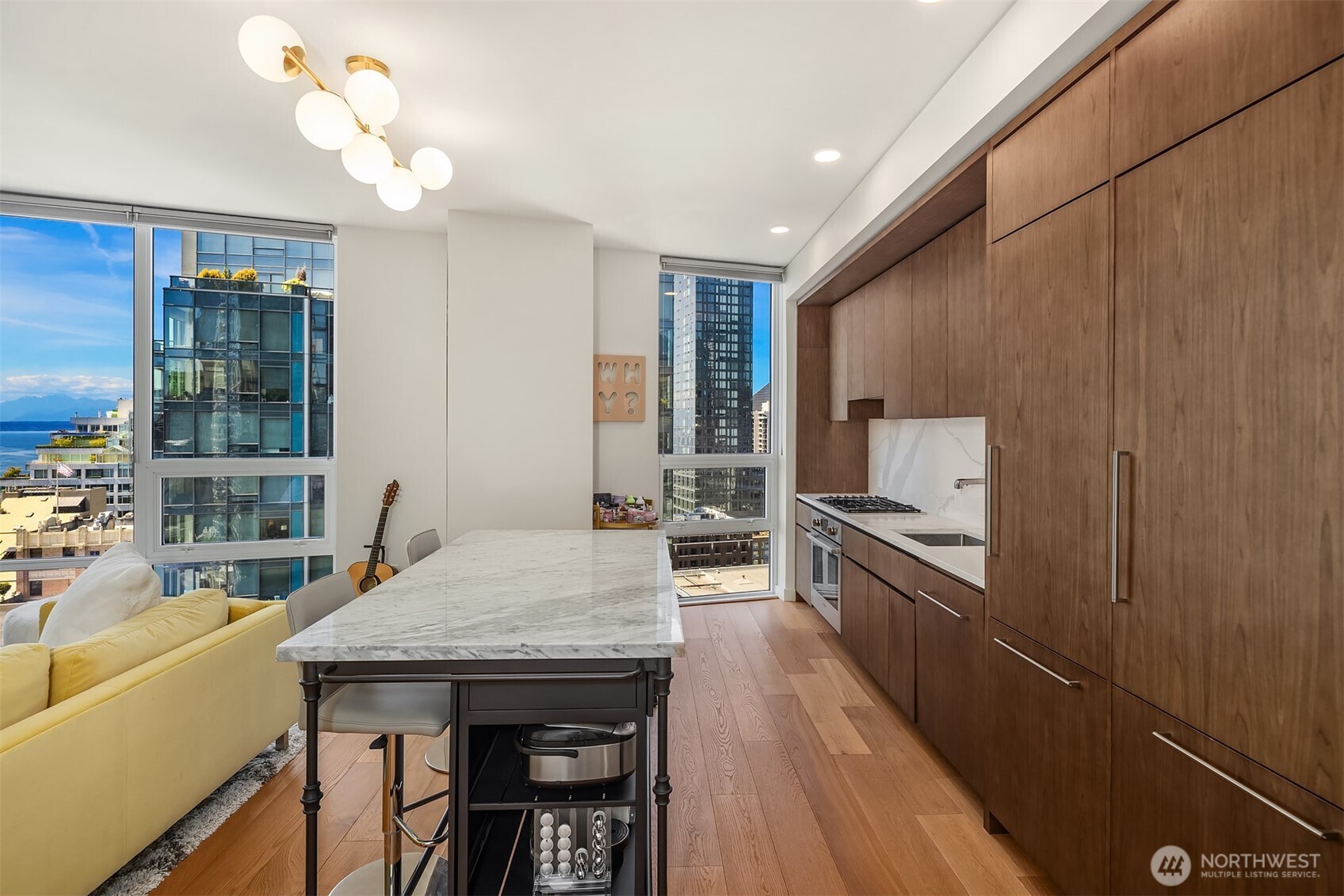 121 Stewart Street Unit: 2008