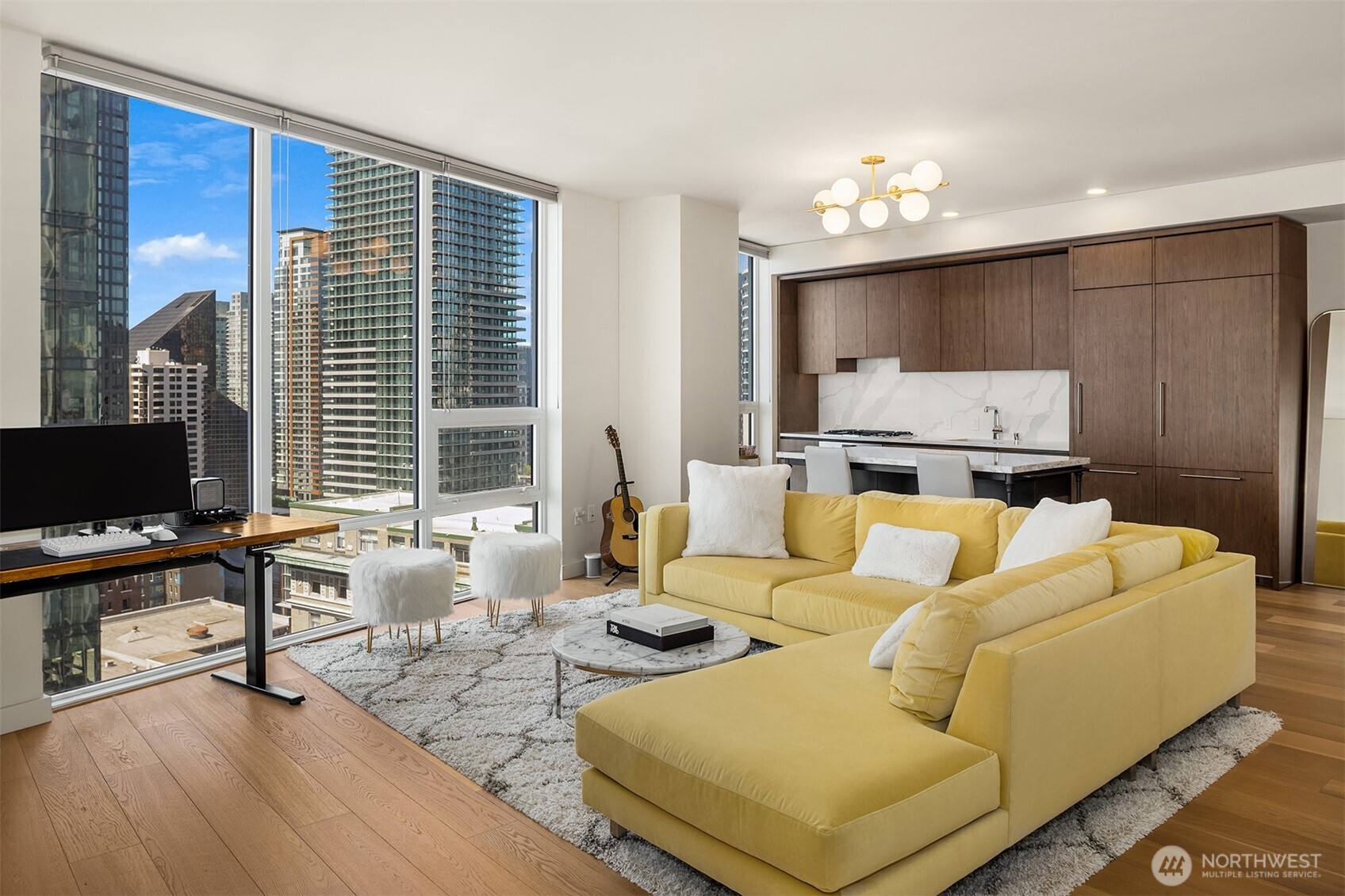 121 Stewart Street Unit: 2008