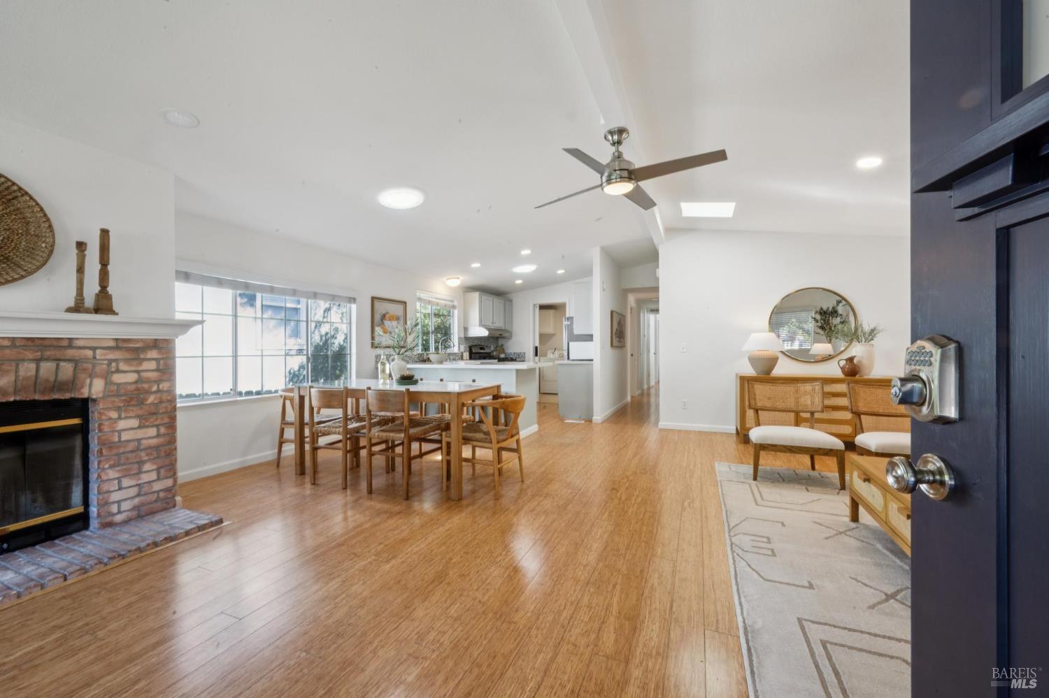 112 Picnic Ave