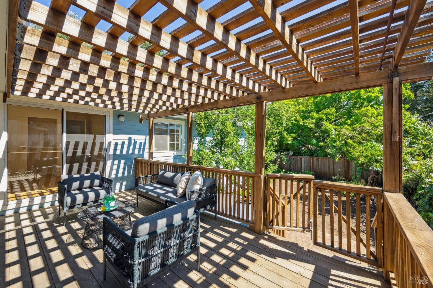 112 Picnic Ave