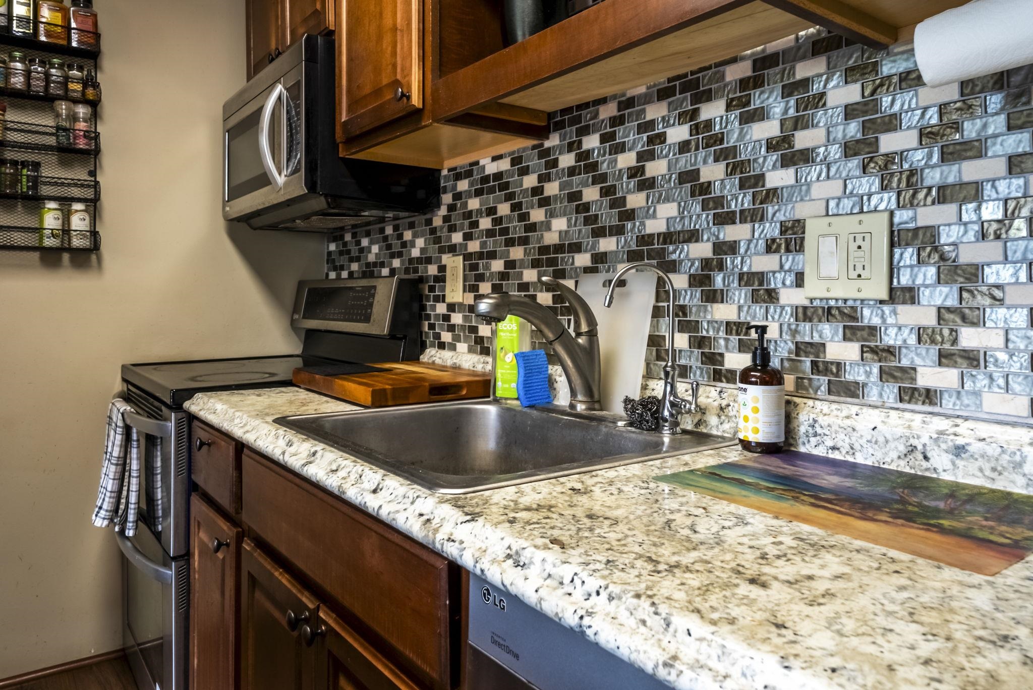 99 WALAKA St Unit: 12A