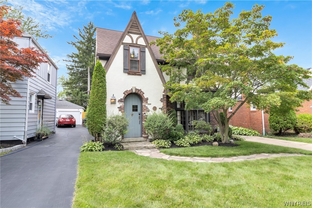 28 Bissell Drive