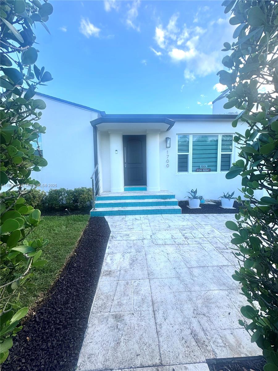 1700 SW 16th Ter