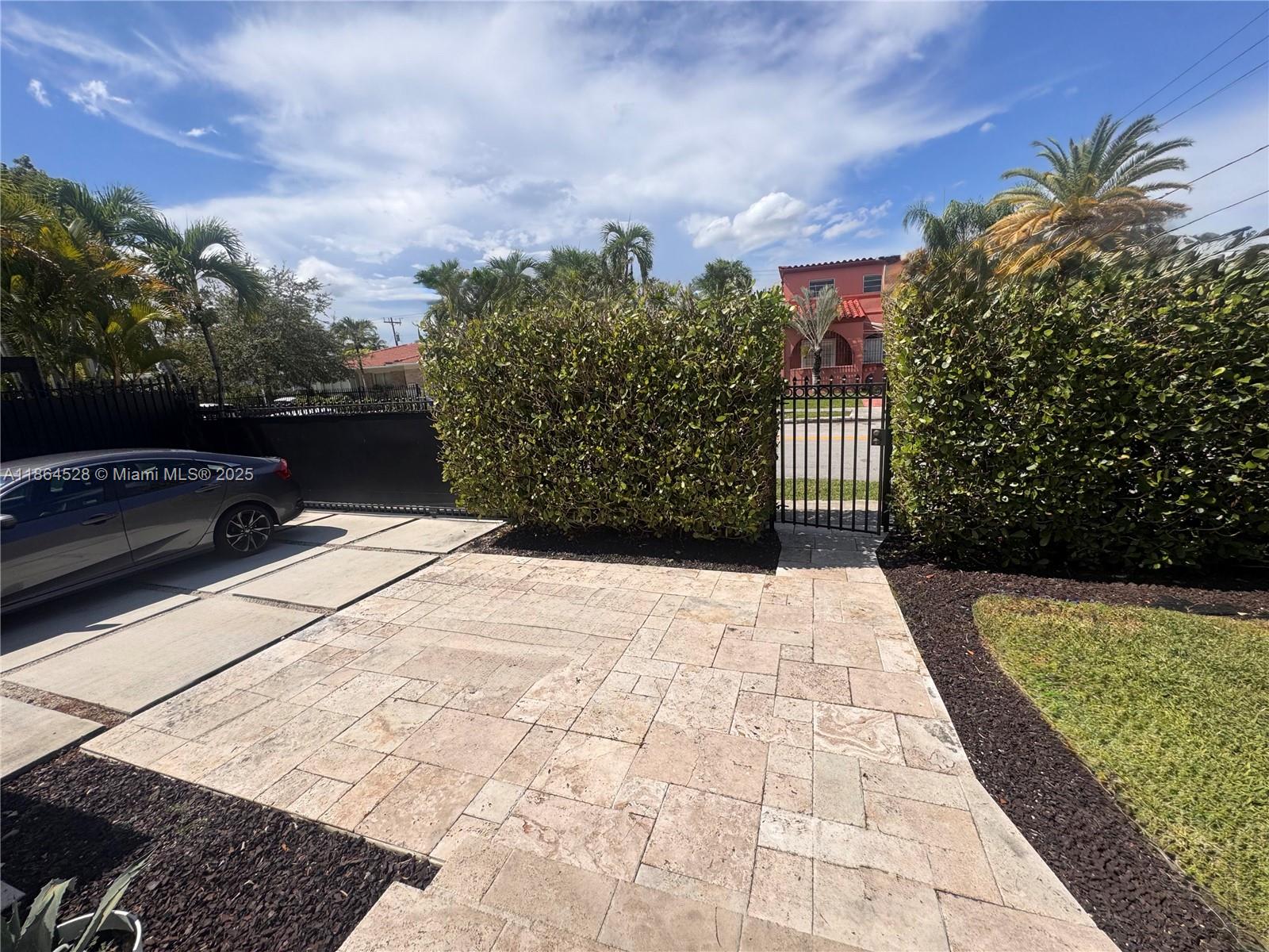 1700 SW 16th Ter