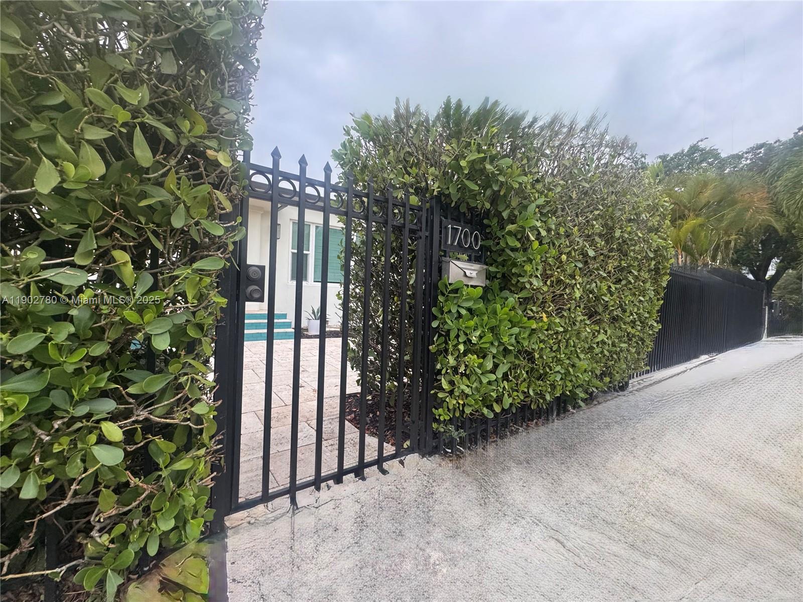1700 SW 16th Ter # 305, Miami Unit: 305