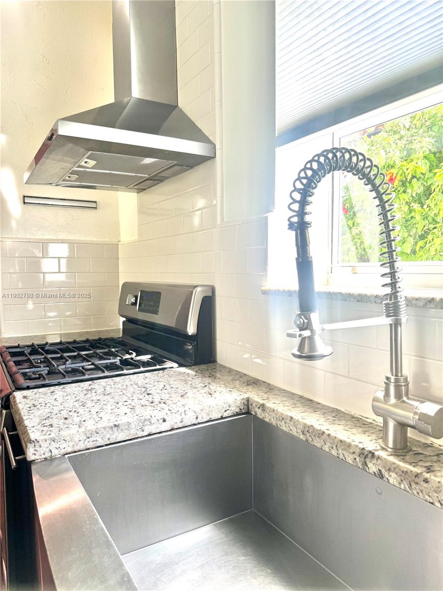 1700 SW 16th Ter # 305, Miami Unit: 305
