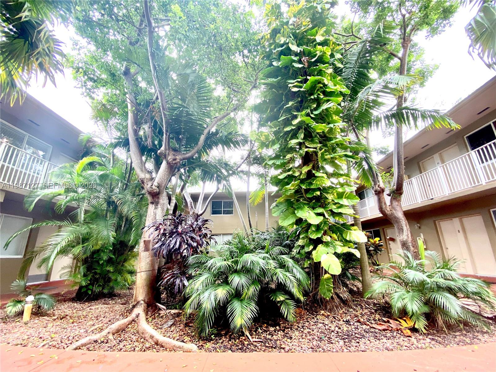 6330 SW 79th St # 18