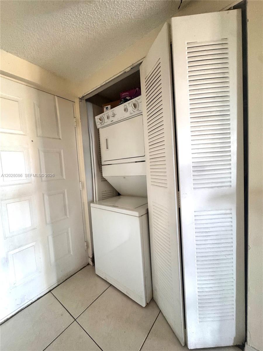 8290 Lake Dr # 506