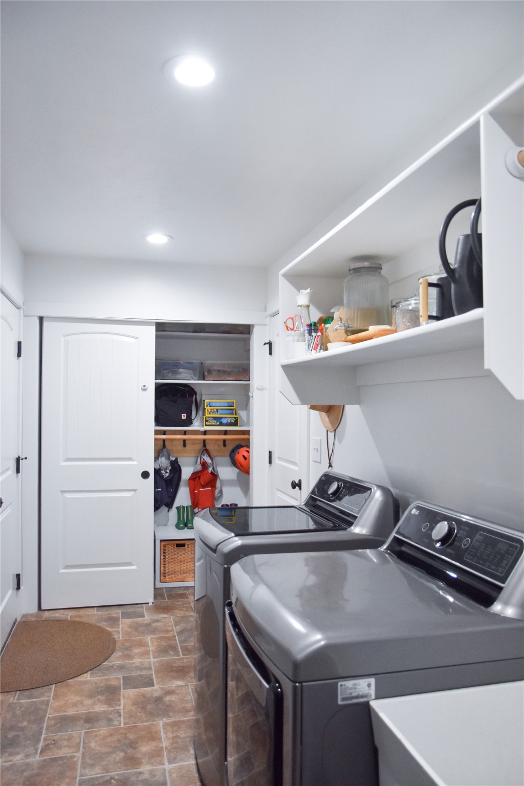 825 Cochise Way