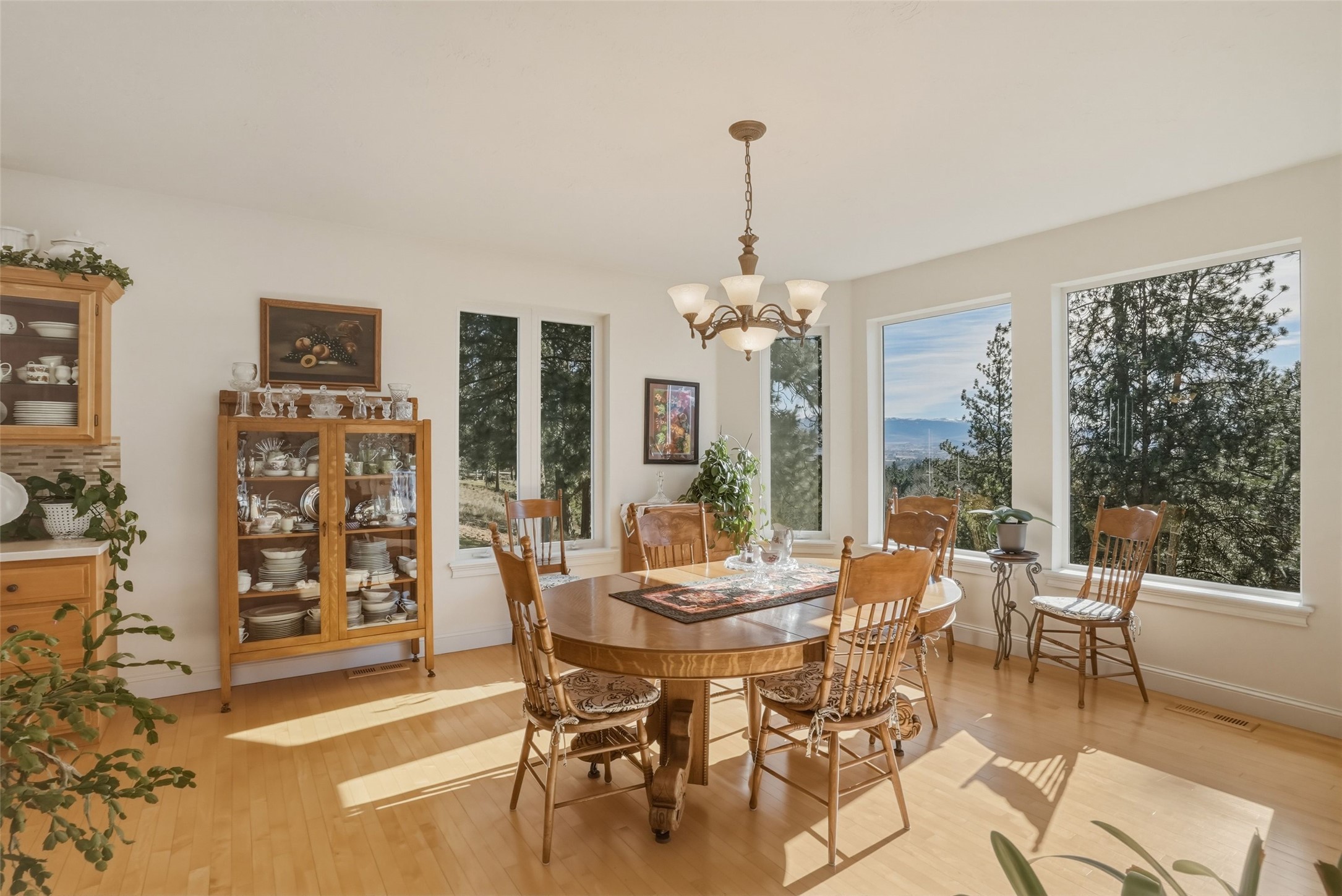 571 Cielo Vista