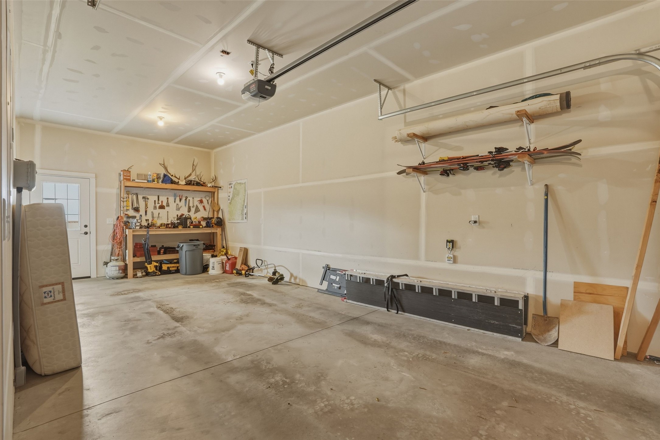 215 Kismet Court