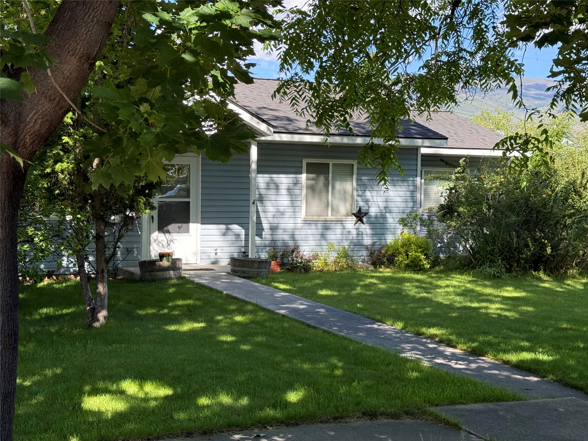219 S 7th