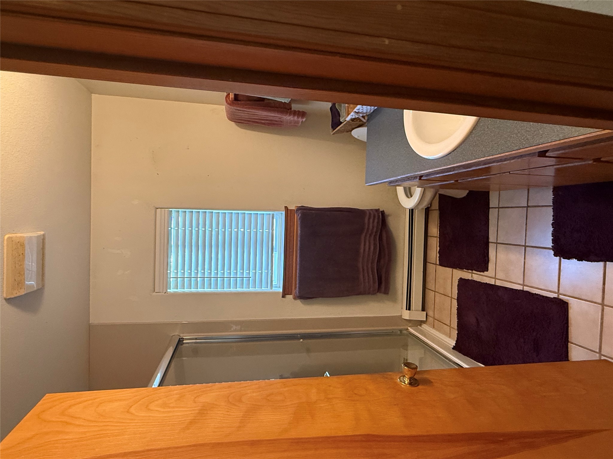 219 S 7th