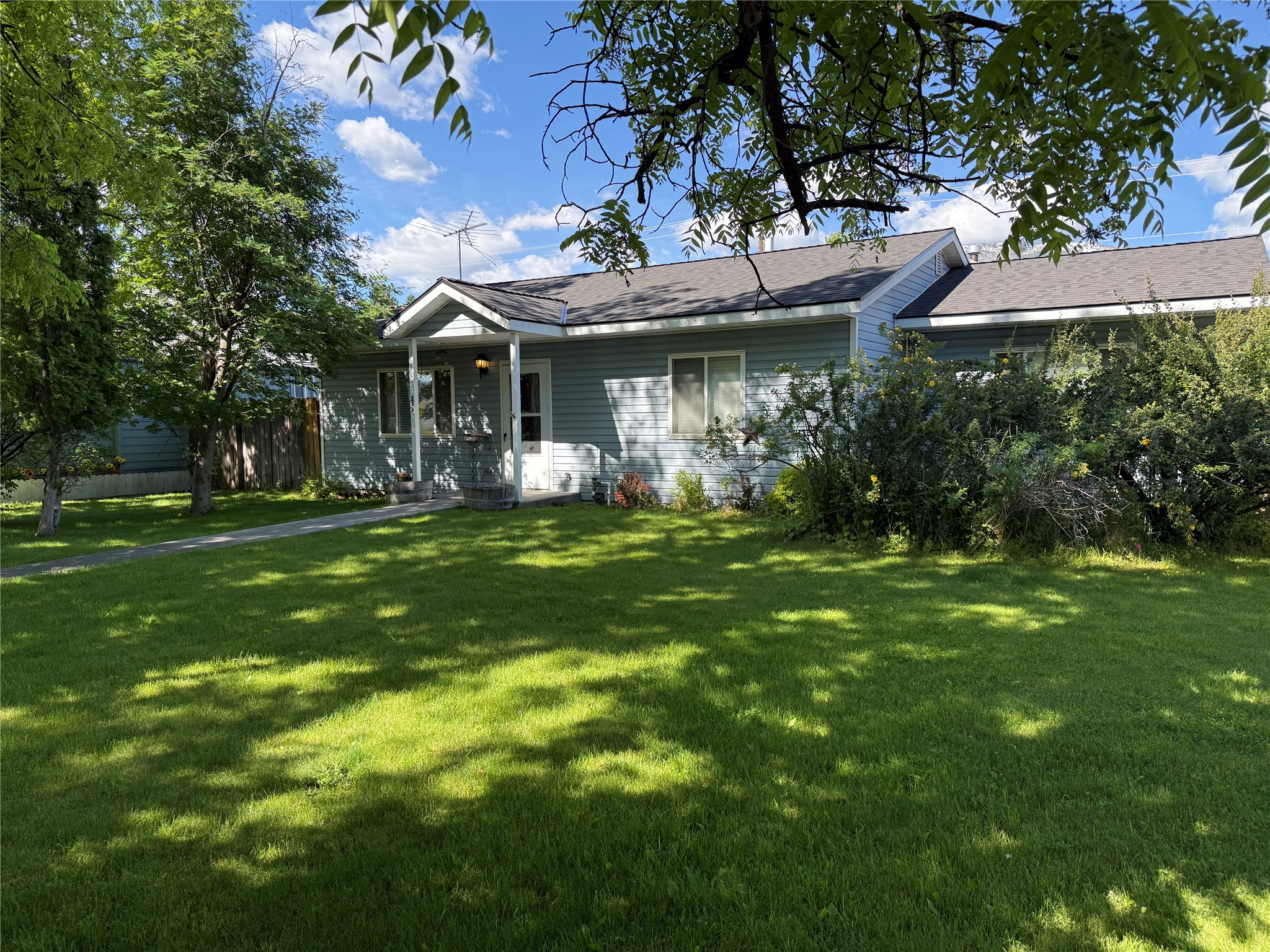 219 S 7th