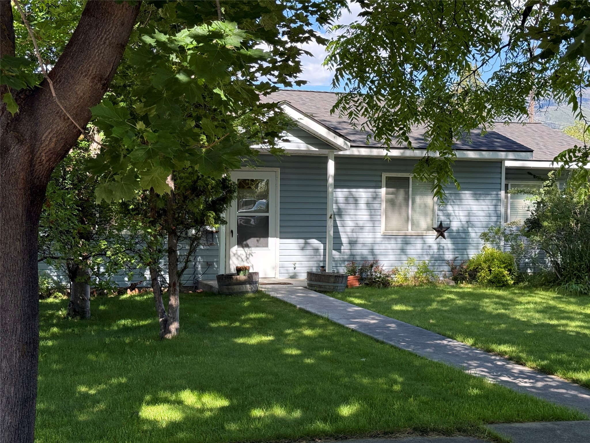 219 S 7th
