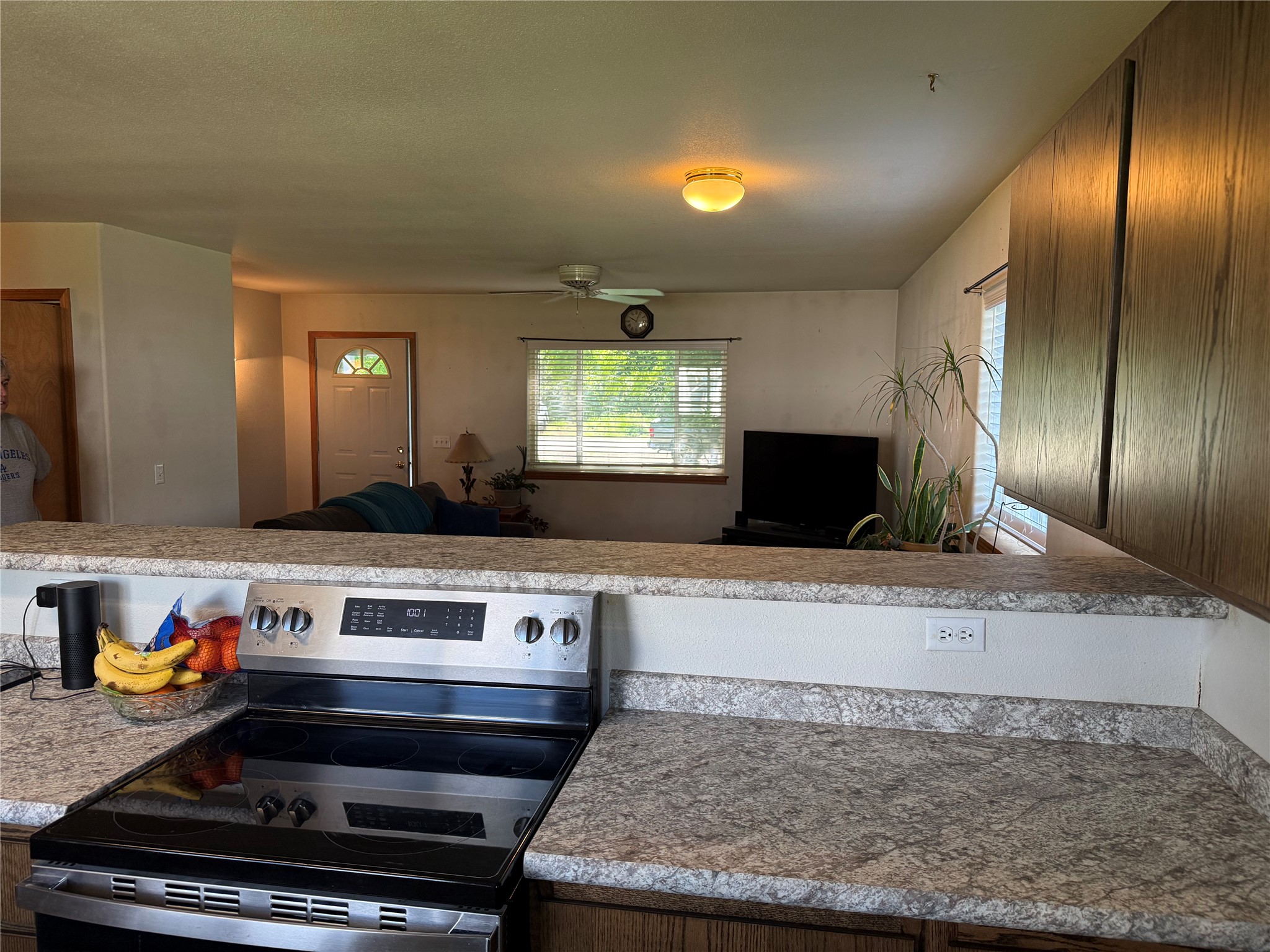 219 S 7th
