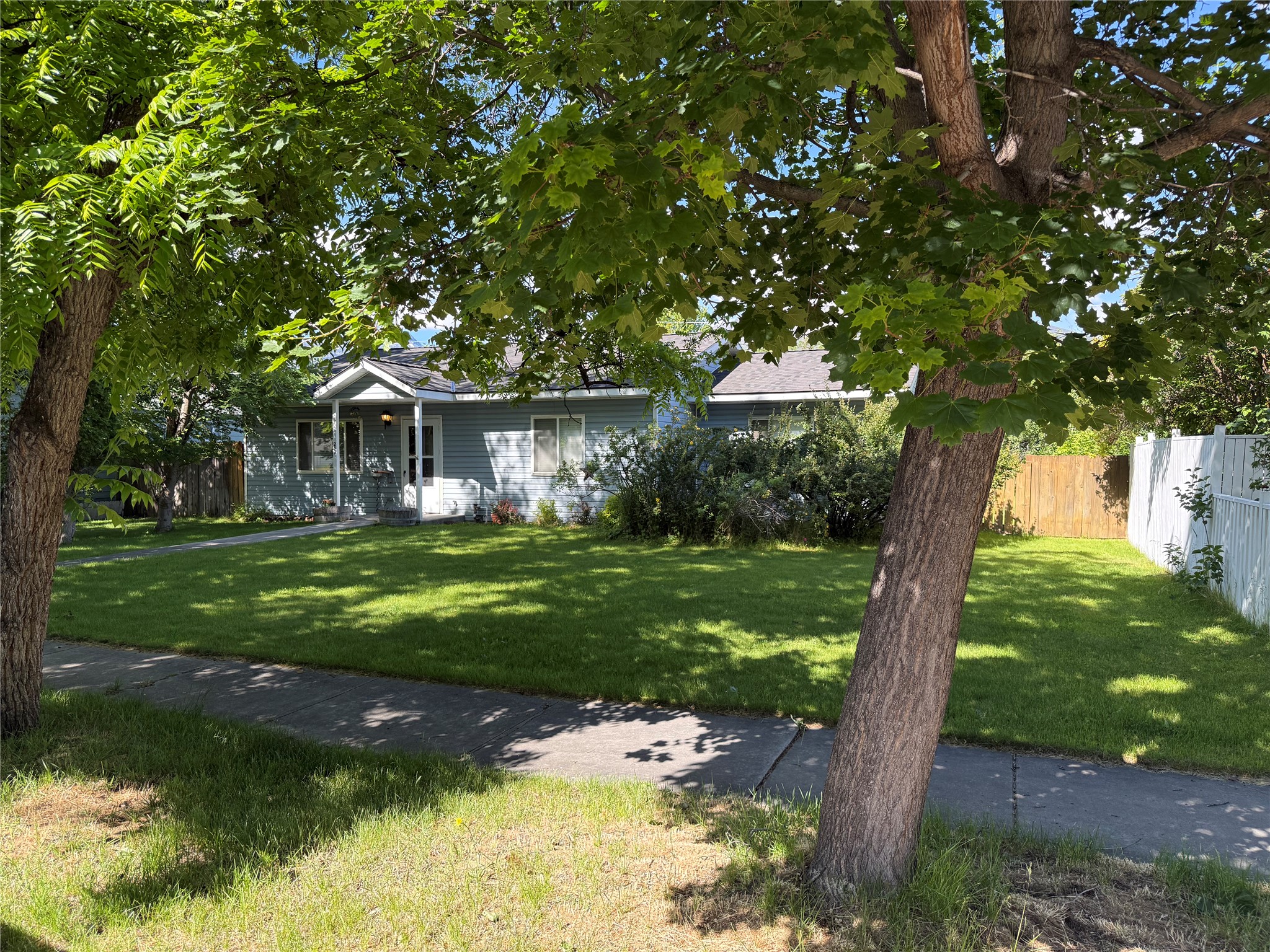 219 S 7th