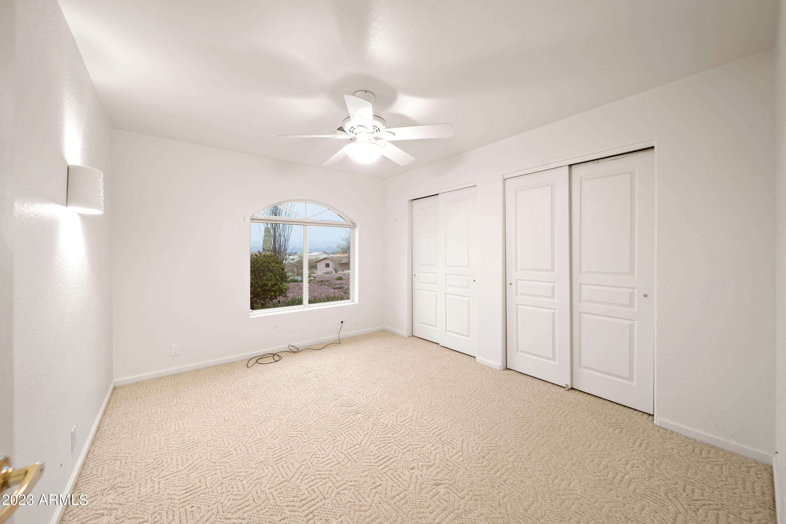 2105 W SILVERLODE Drive