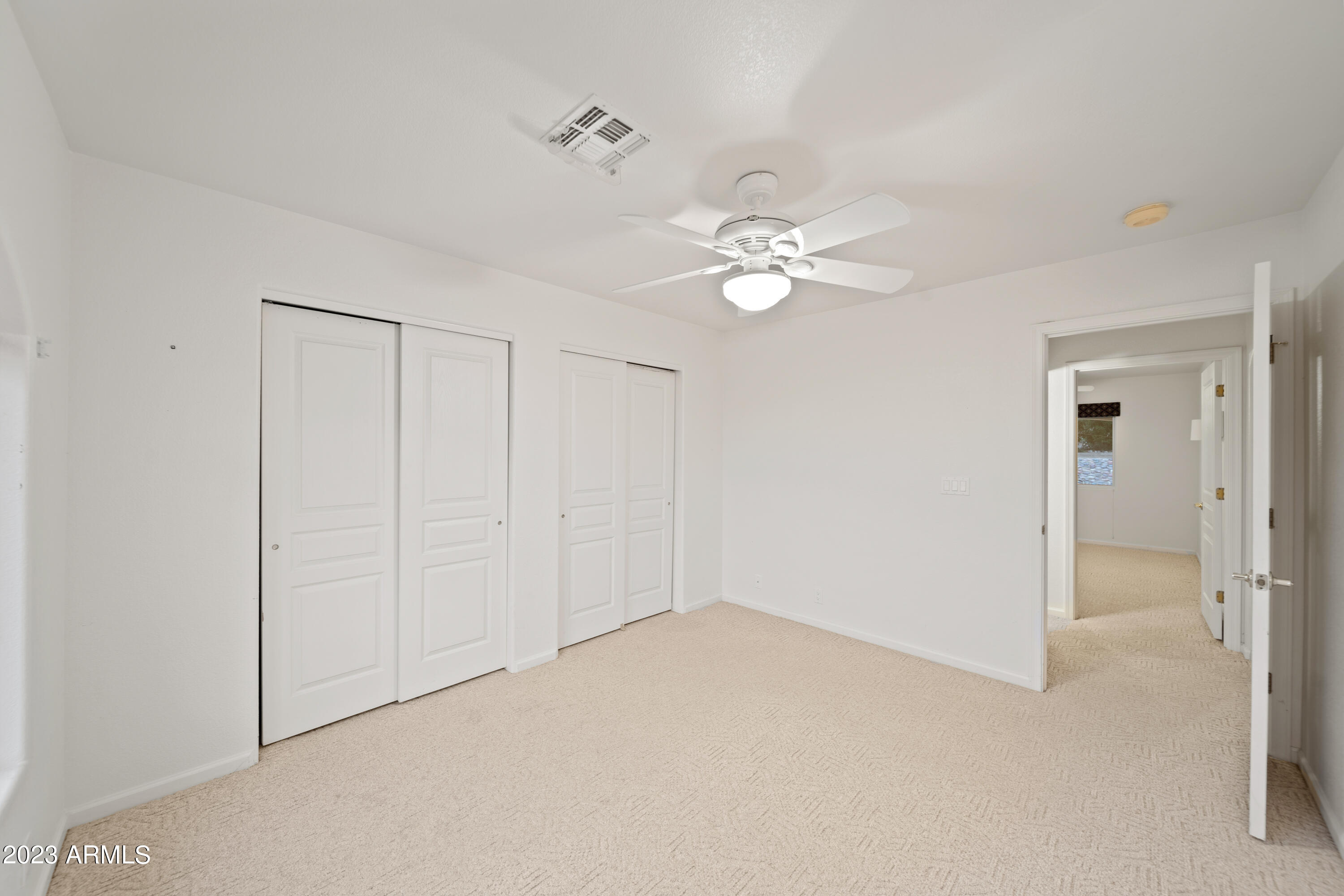 2105 W SILVERLODE Drive