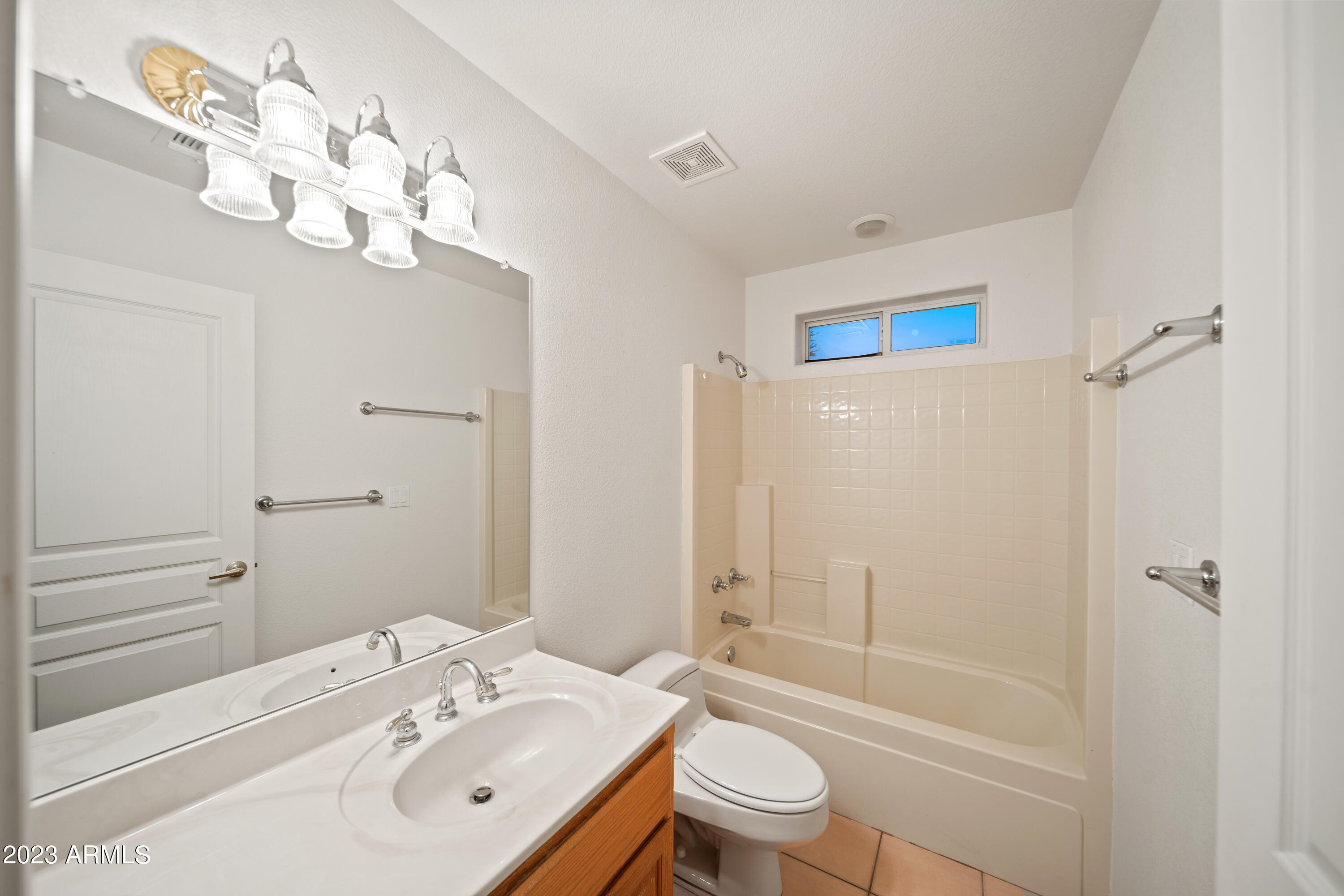 2105 W SILVERLODE Drive