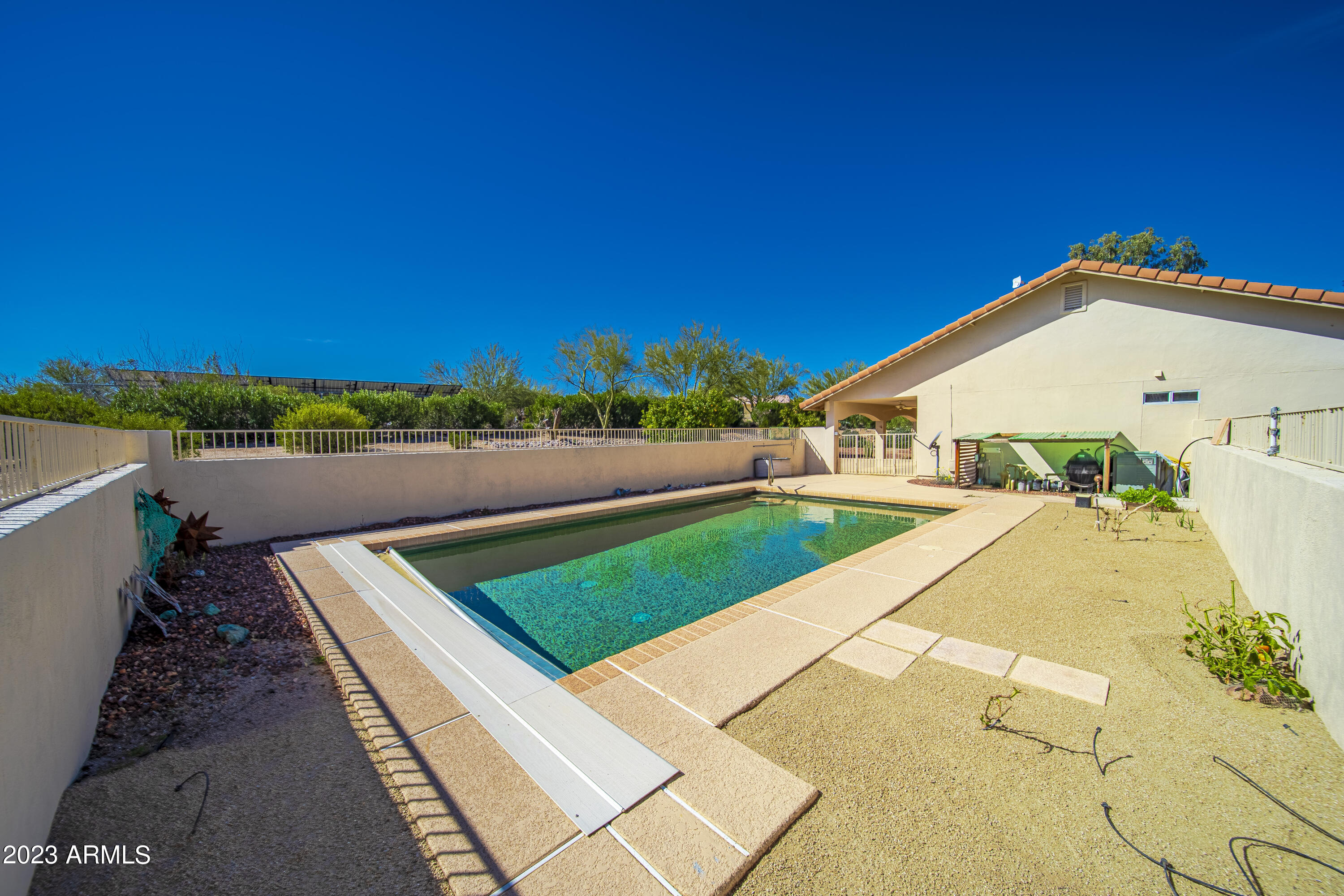 2105 W SILVERLODE Drive