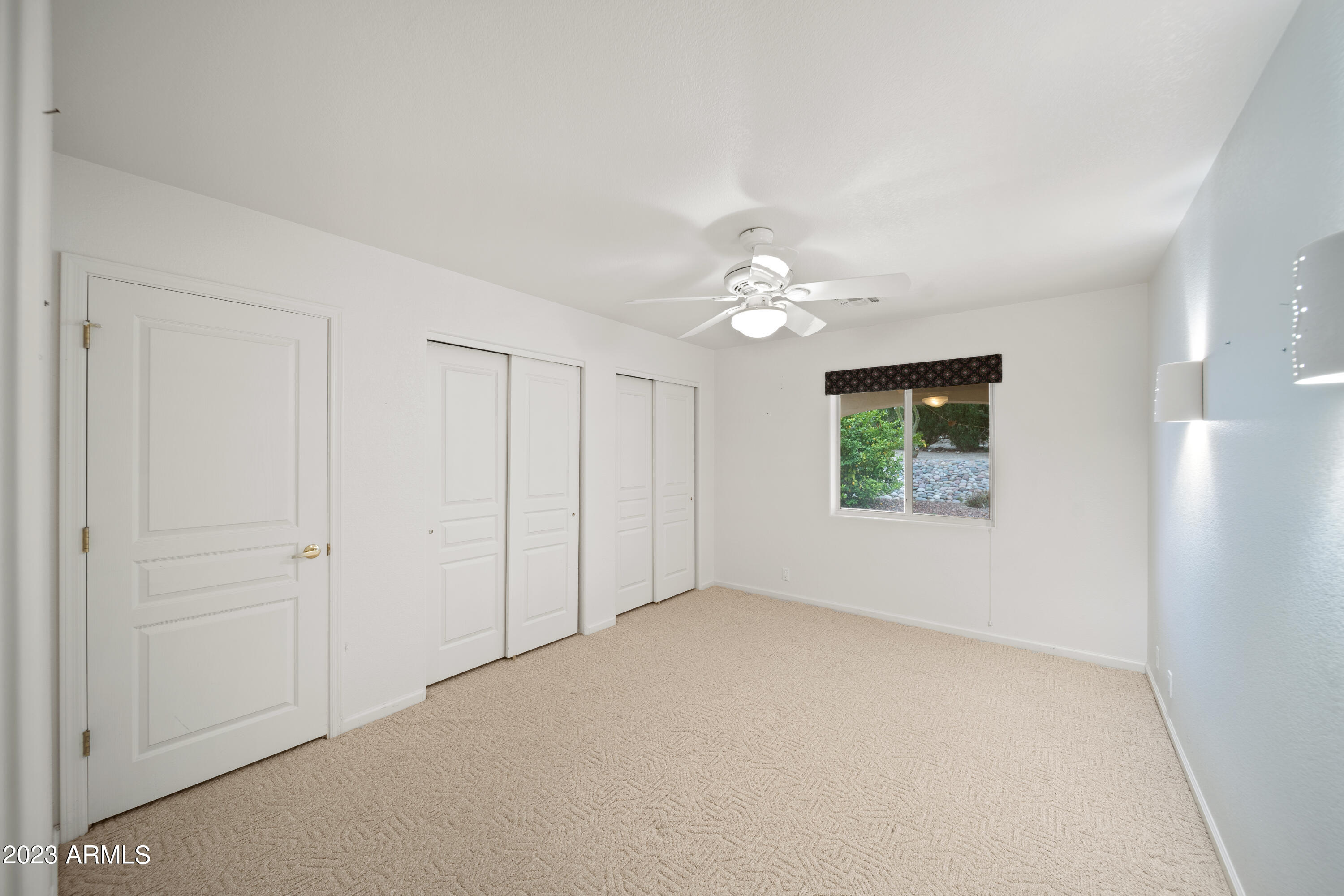 2105 W SILVERLODE Drive