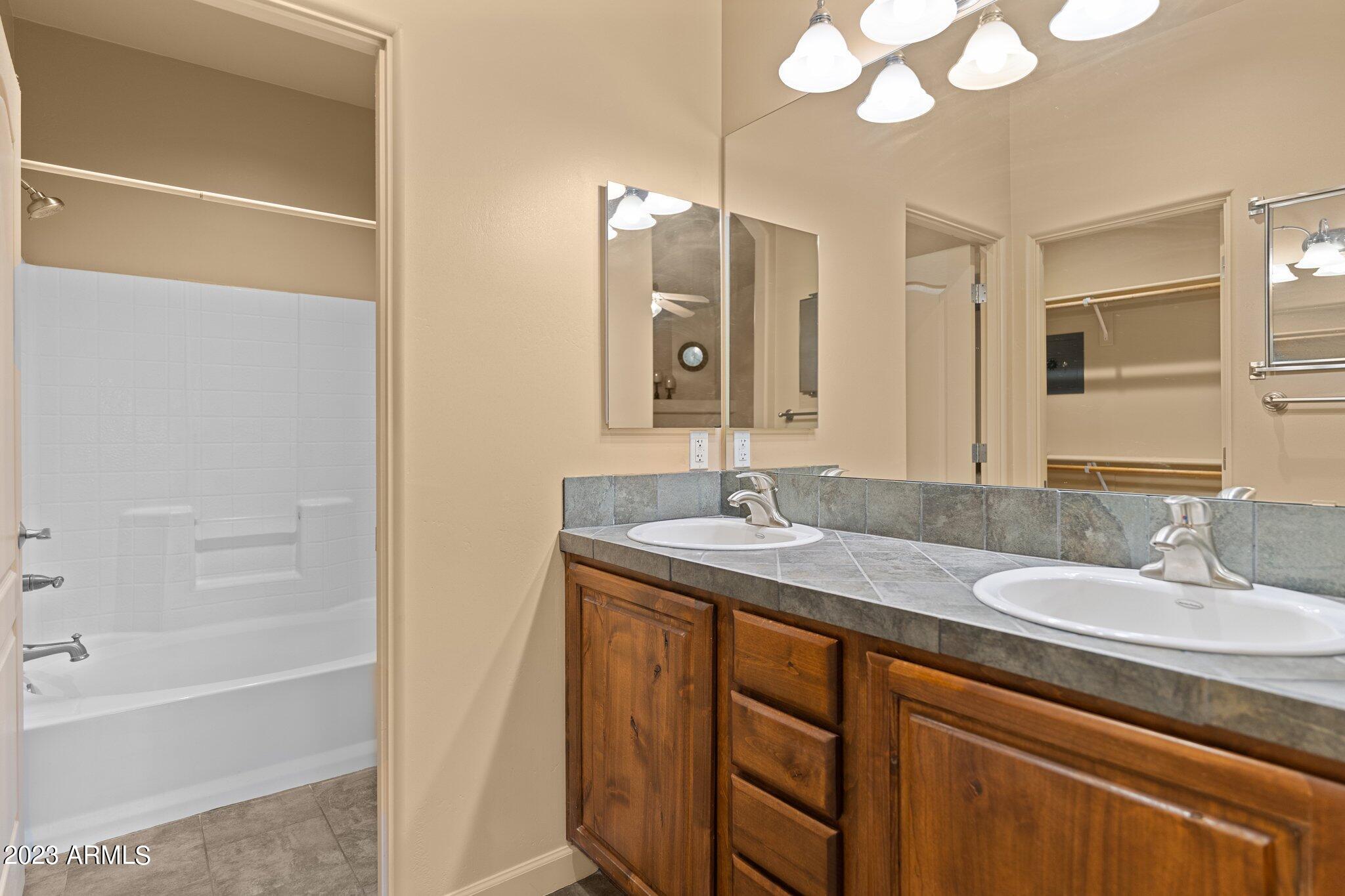 406 N Mariposa Drive