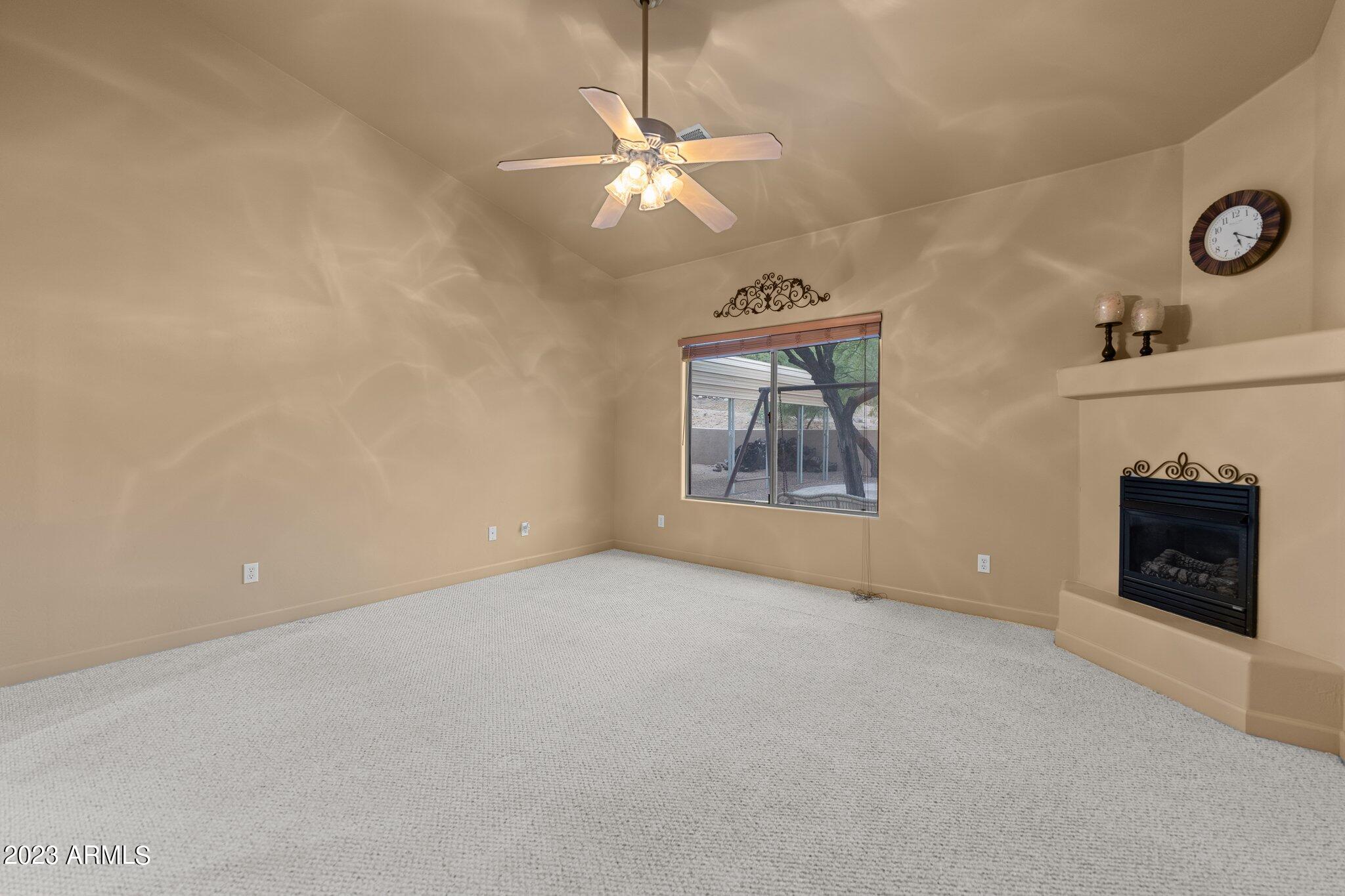 406 N Mariposa Drive