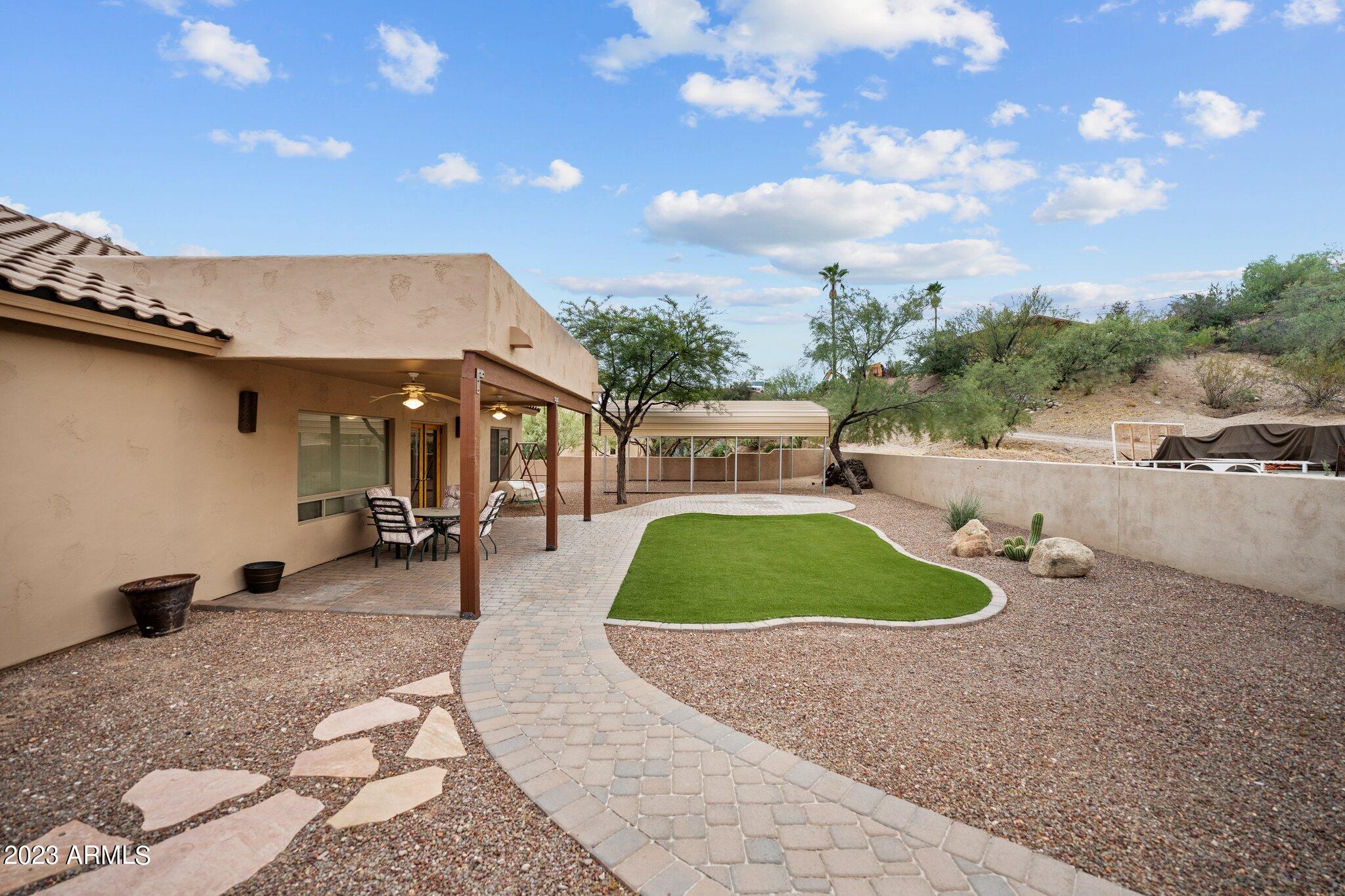 406 N Mariposa Drive