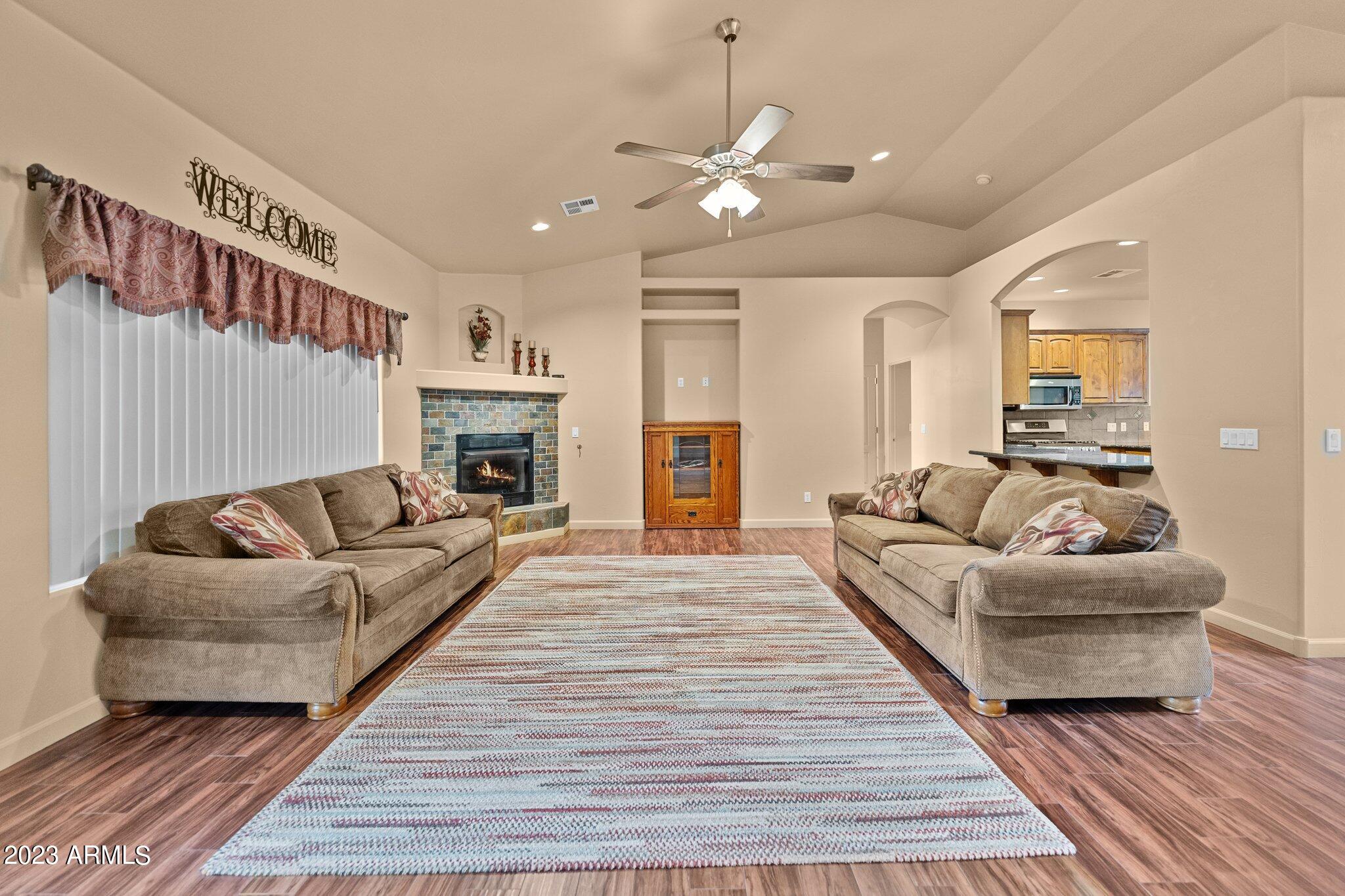 406 N Mariposa Drive