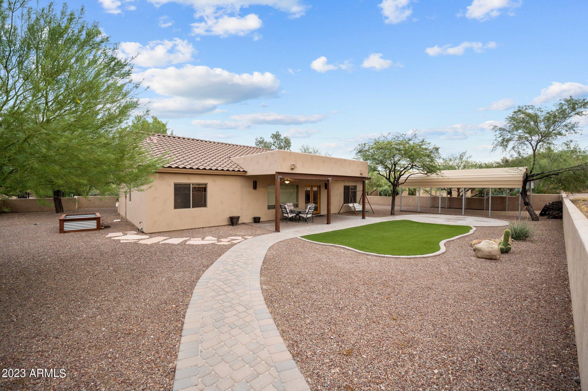 406 N Mariposa Drive