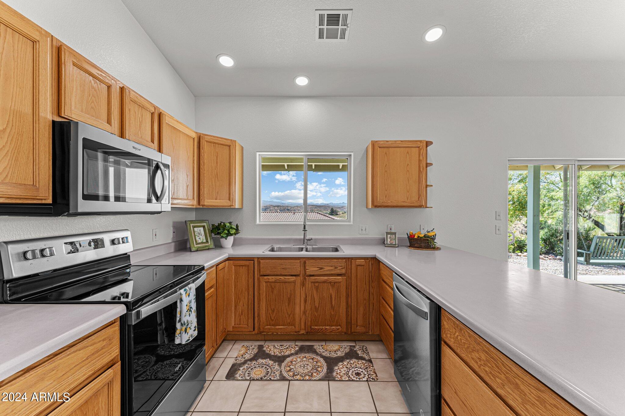 165 E COTTONWOOD Lane