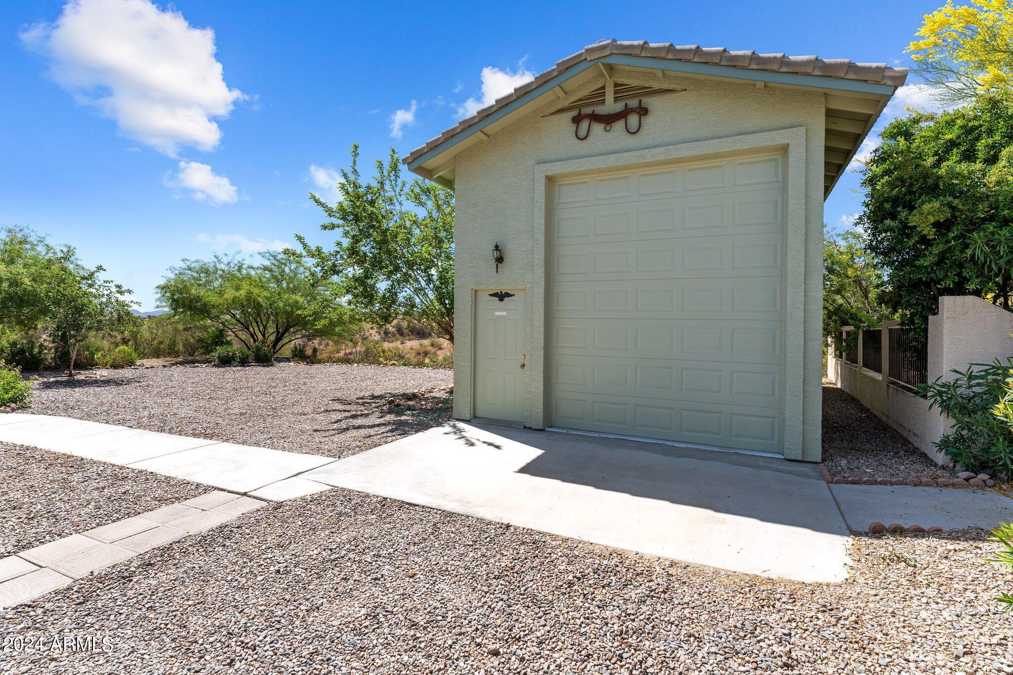 165 E COTTONWOOD Lane