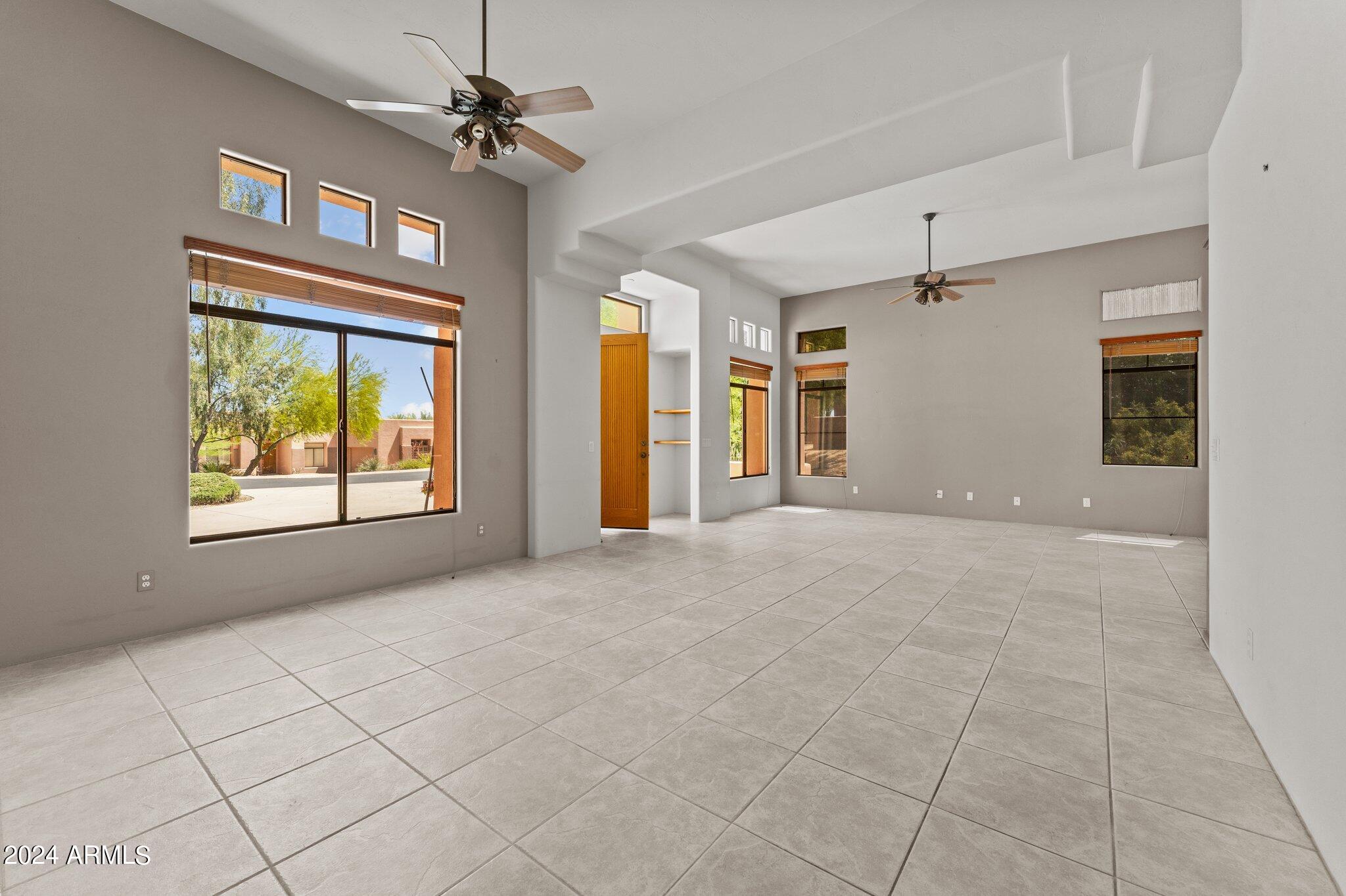 1595 W CALLE SIMPATICO --