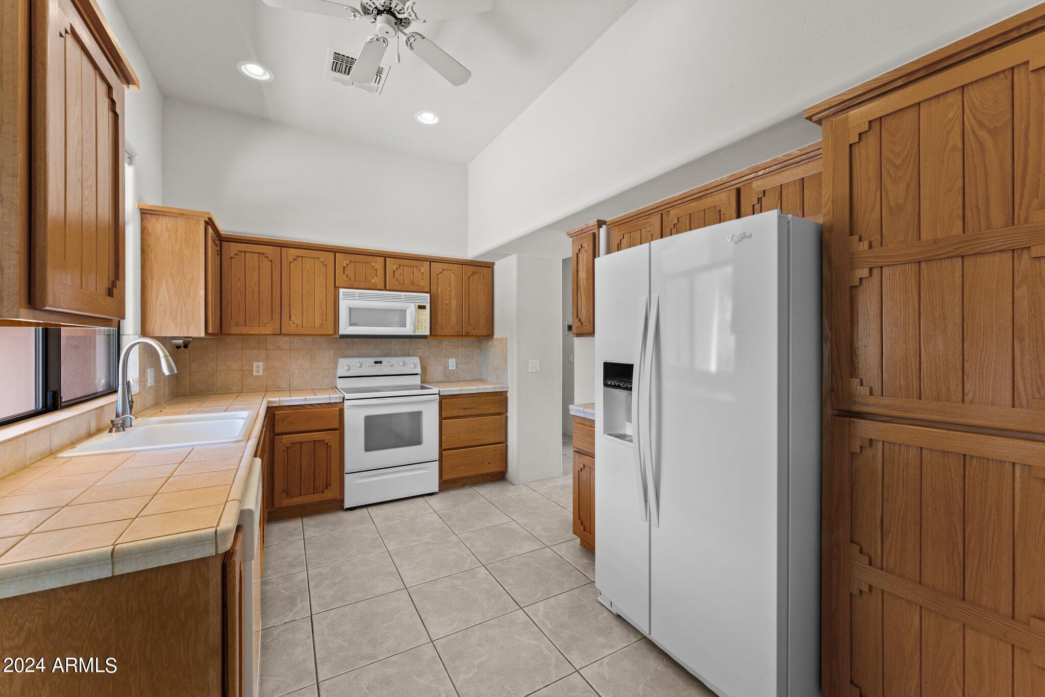 1595 W CALLE SIMPATICO --