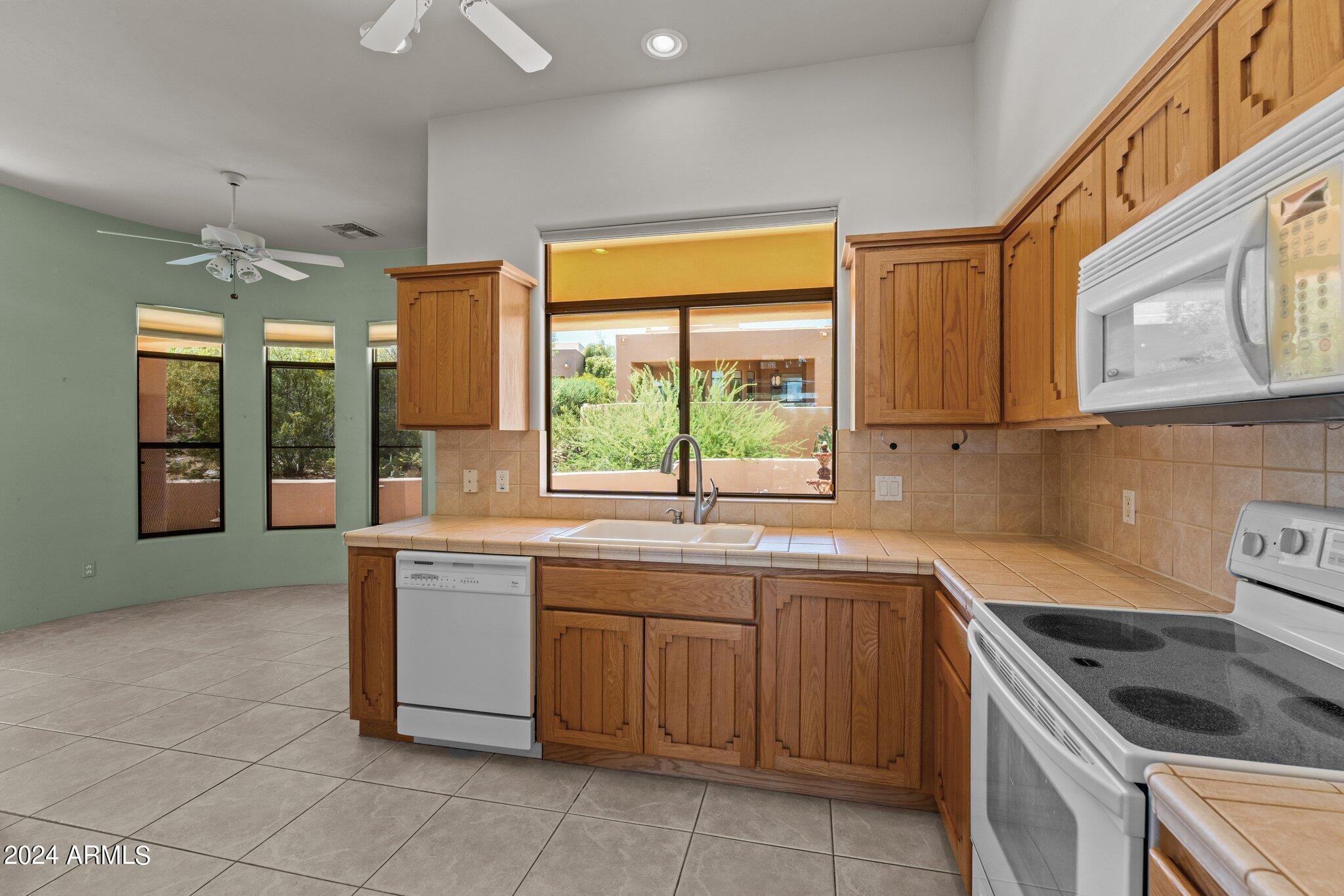 1595 W CALLE SIMPATICO --