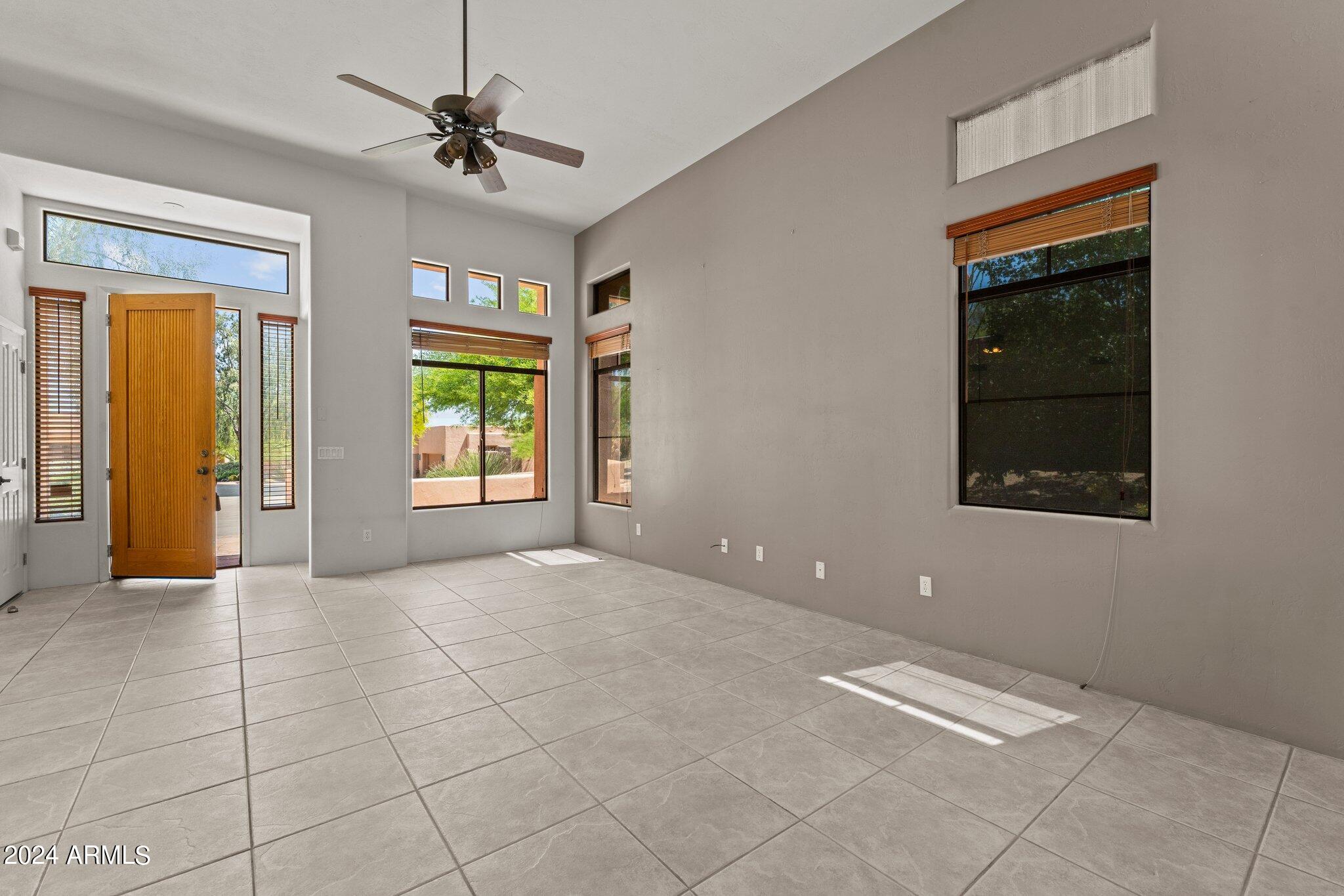 1595 W CALLE SIMPATICO --