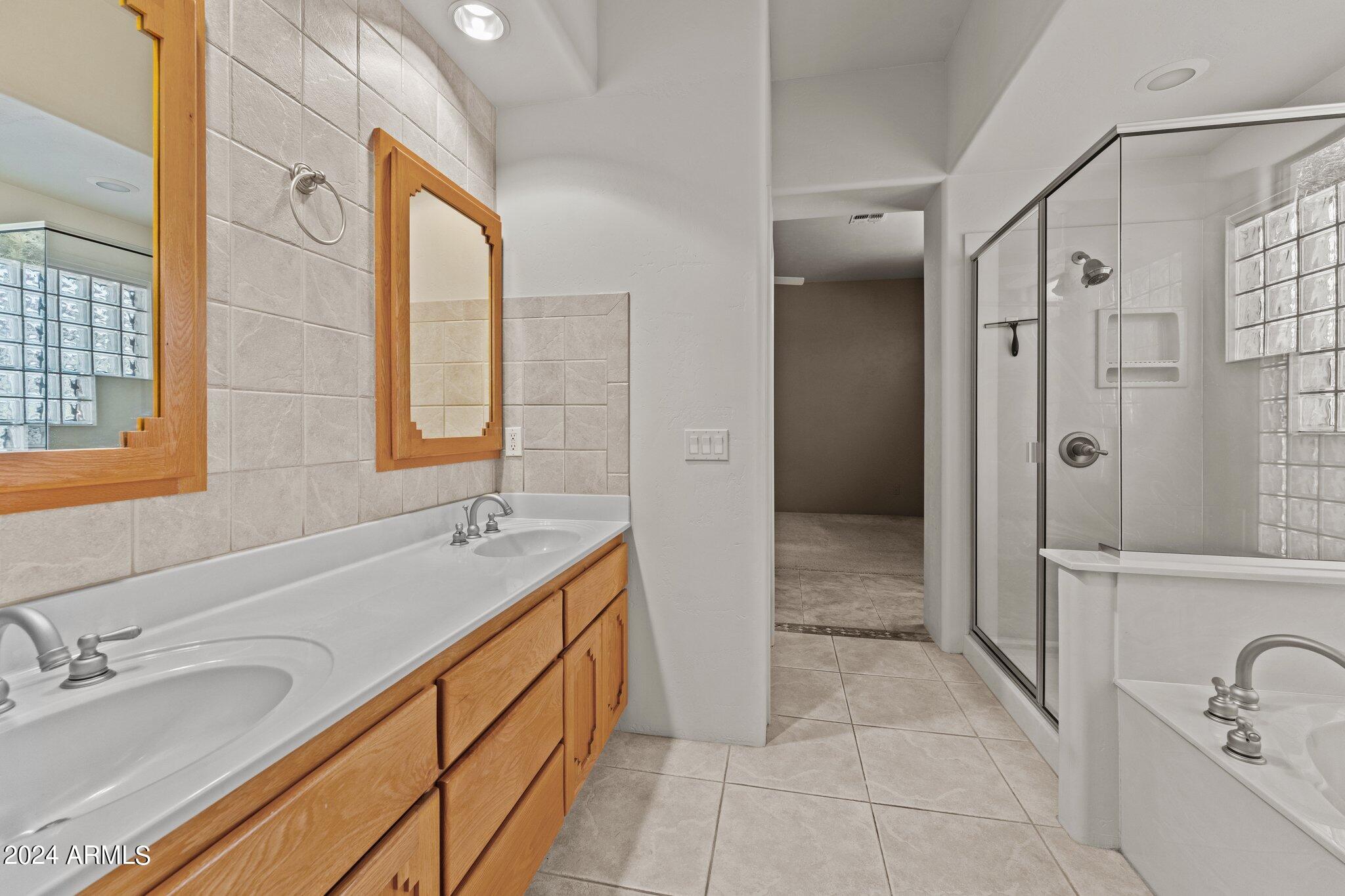 1595 W CALLE SIMPATICO --